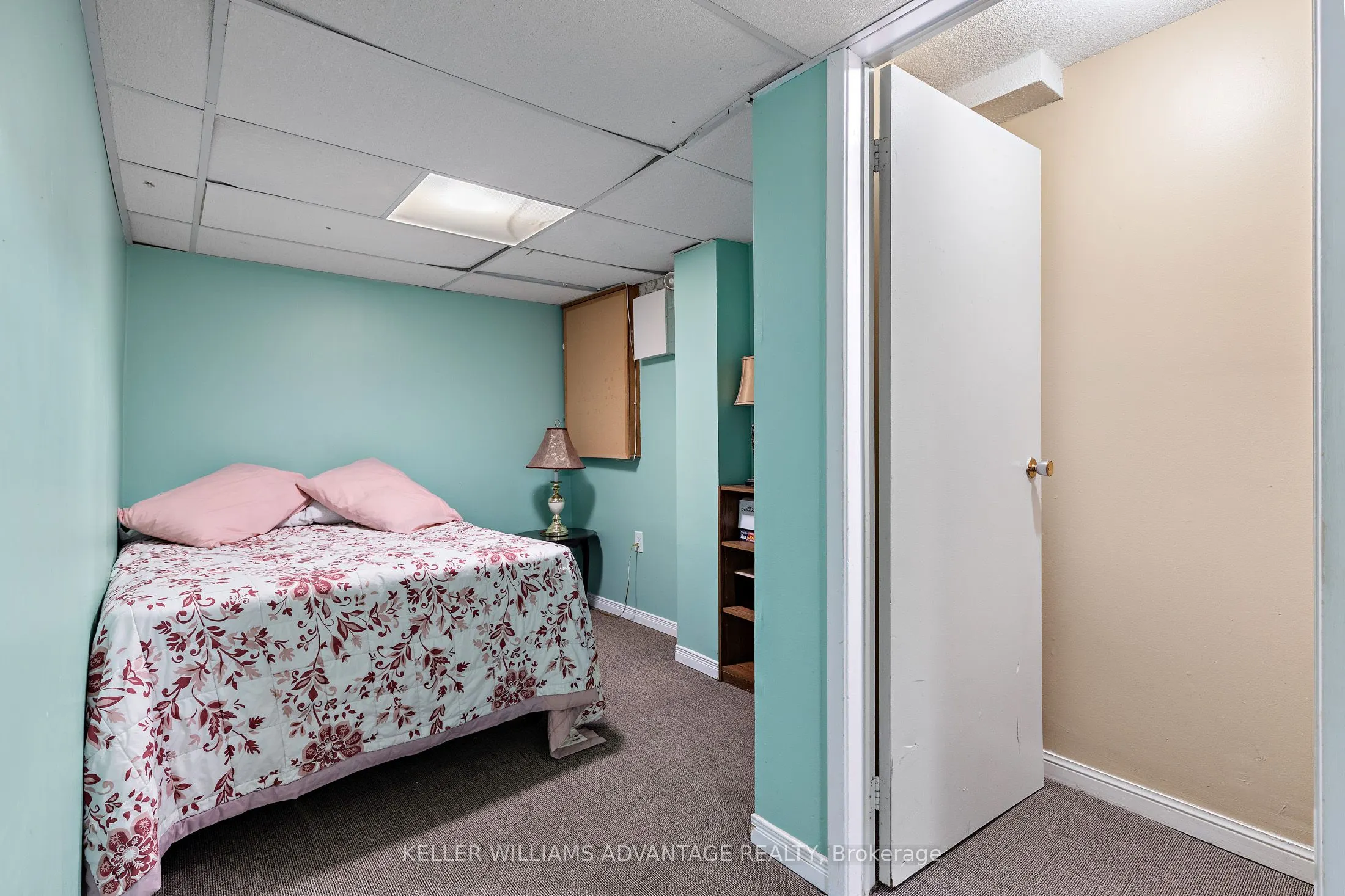 1051 Sandhurst Circle, #17