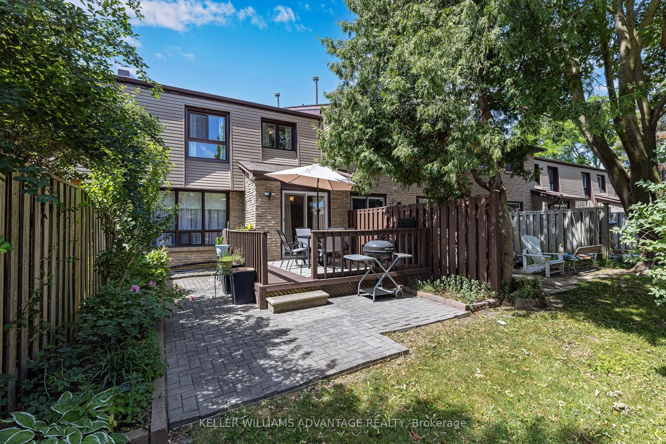1051 Sandhurst Circle, #17