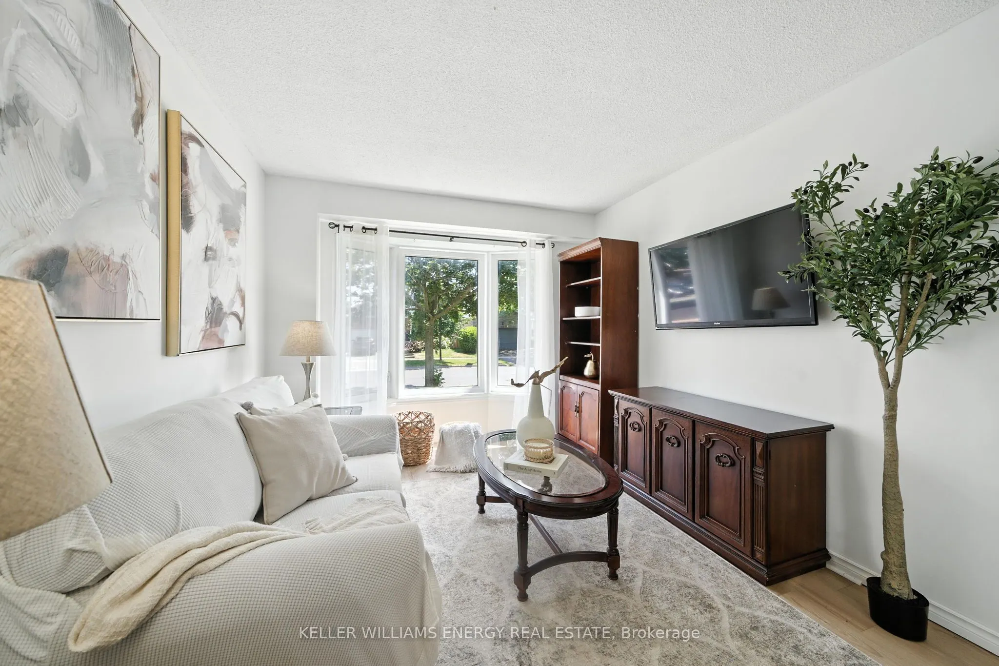 910 Renaissance Drive
