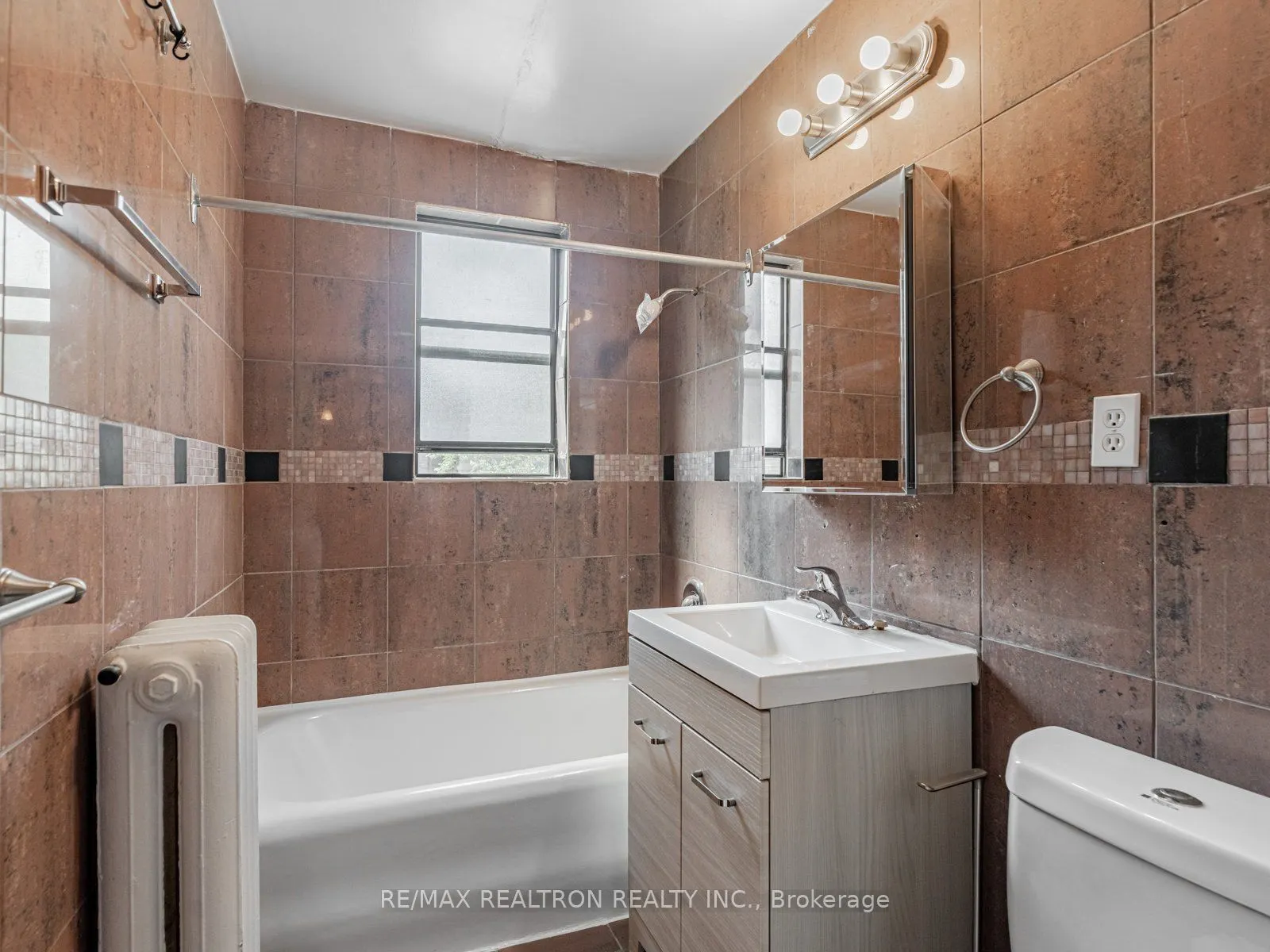 10 Kingston Road, #95