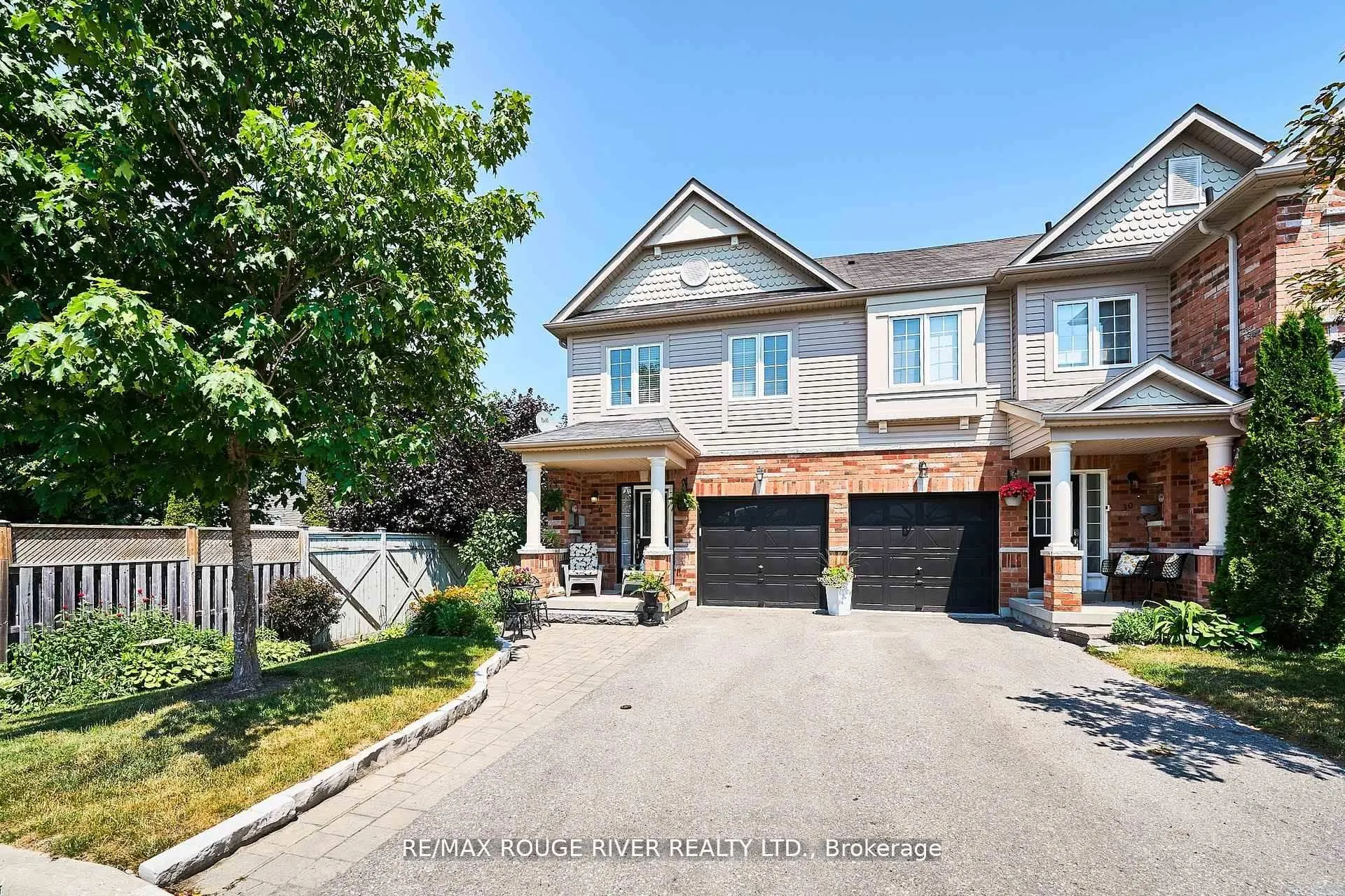 26 Lander Crescent