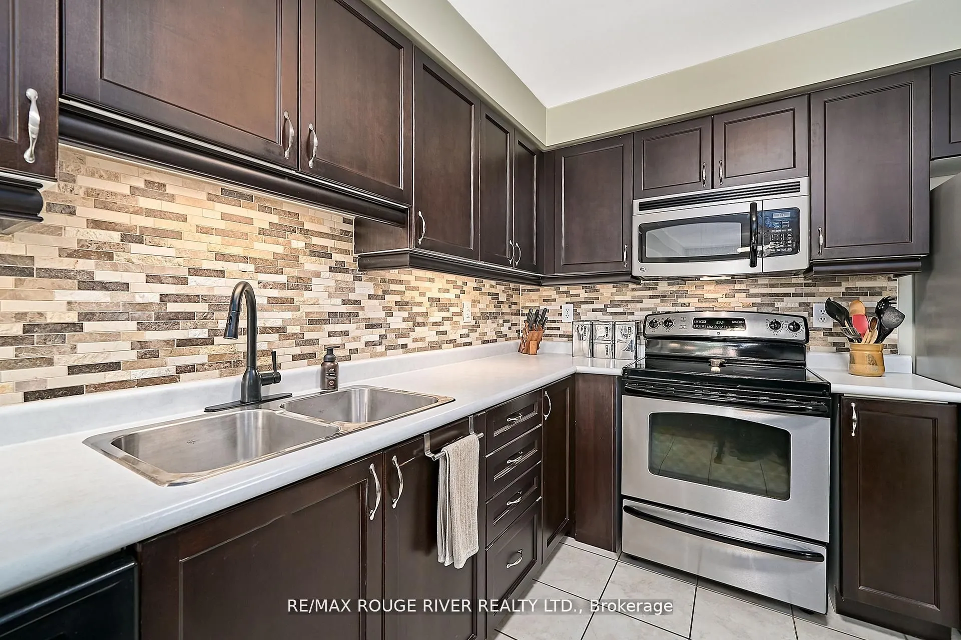 26 Lander Crescent