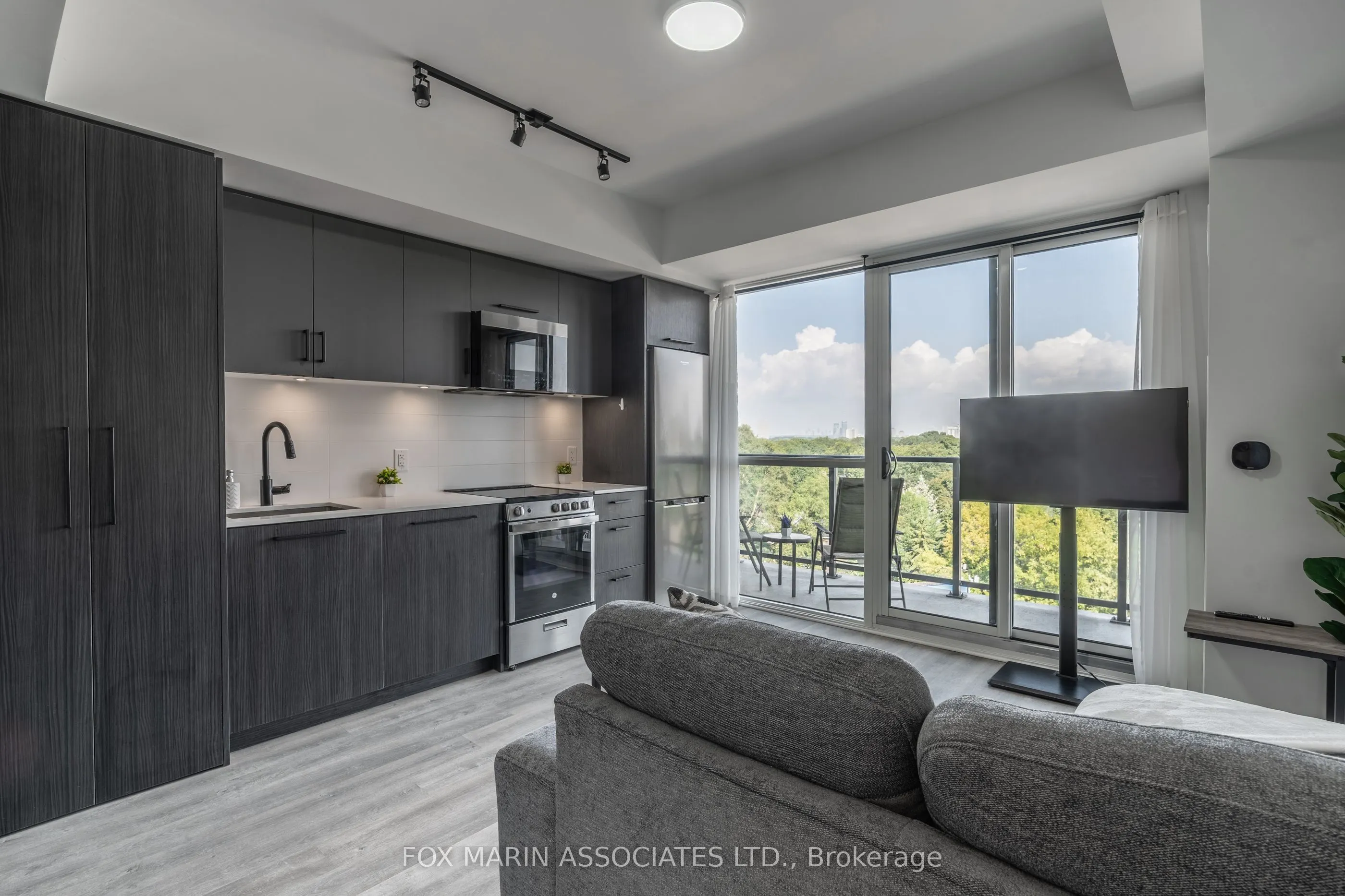 2369 Danforth Avenue, #706