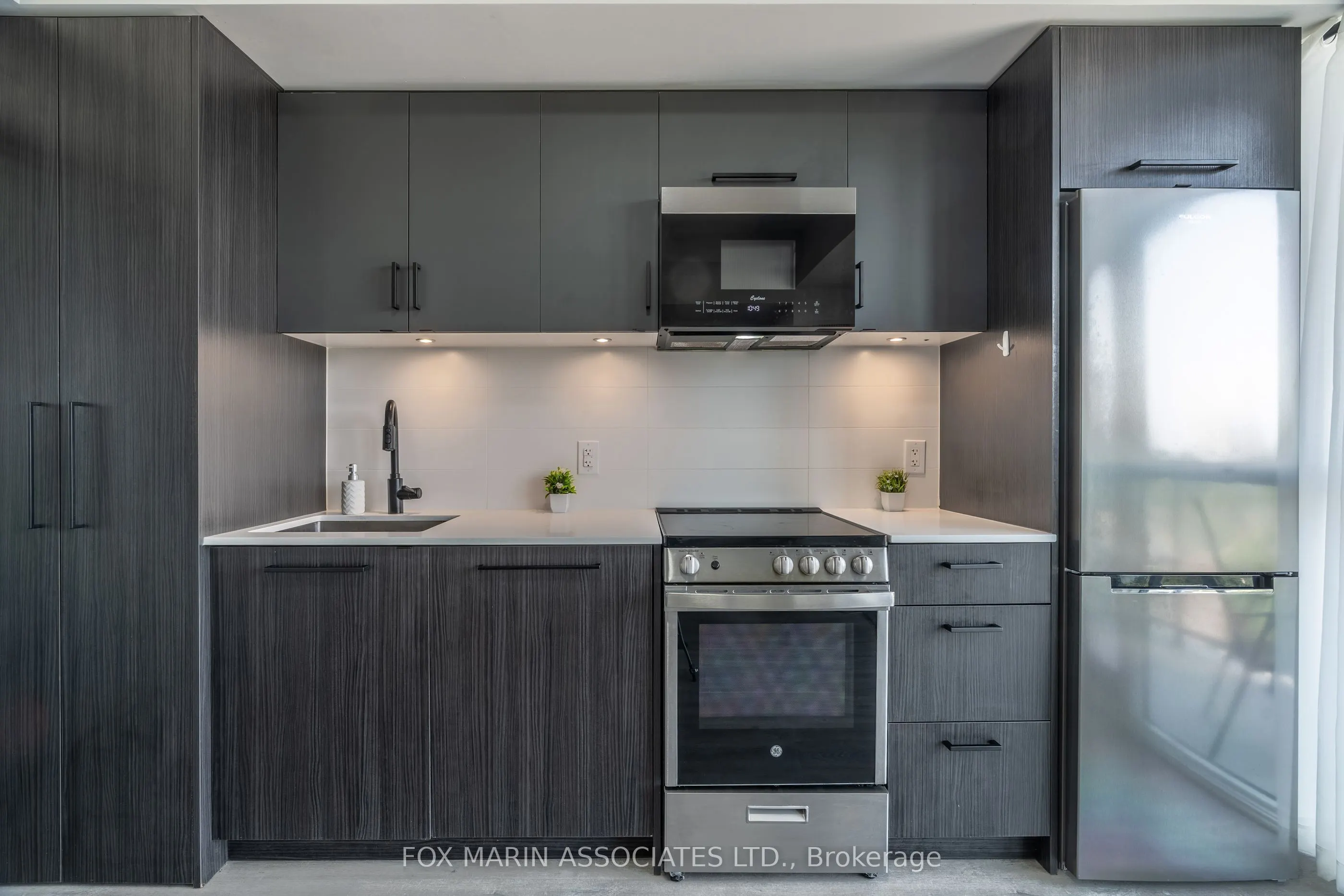 2369 Danforth Avenue, #706