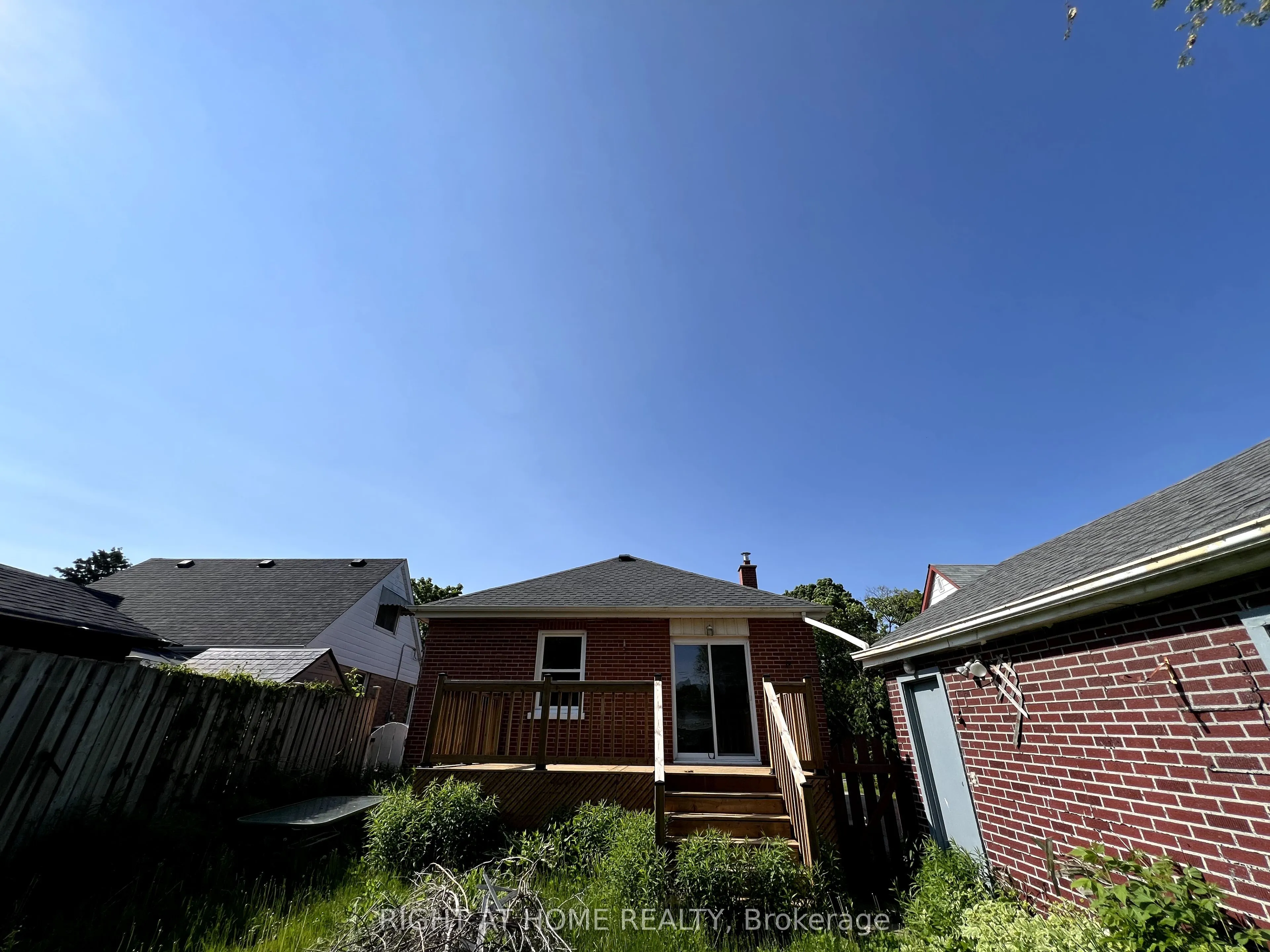75 Pontiac Avenue