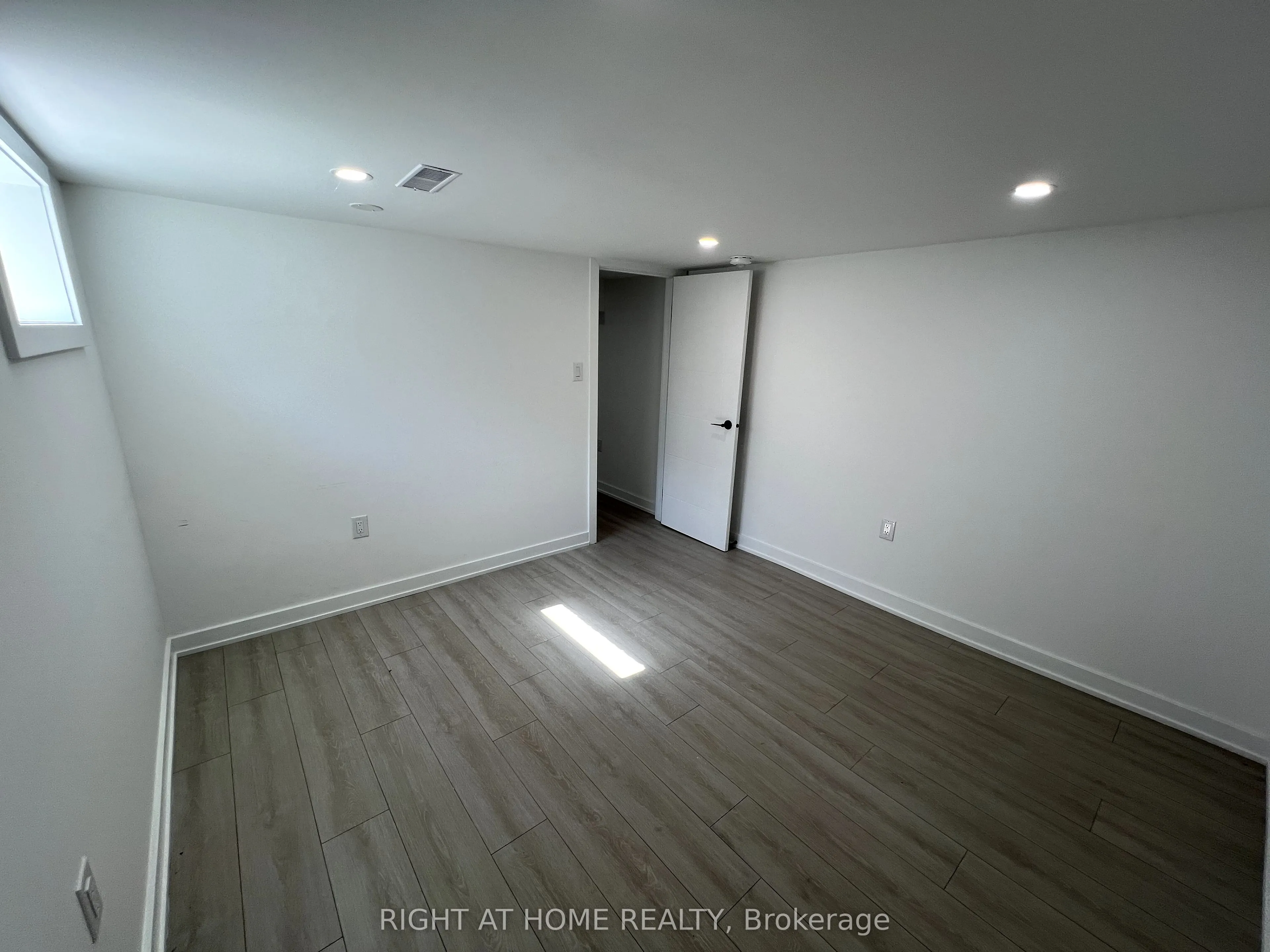 75 Pontiac Avenue
