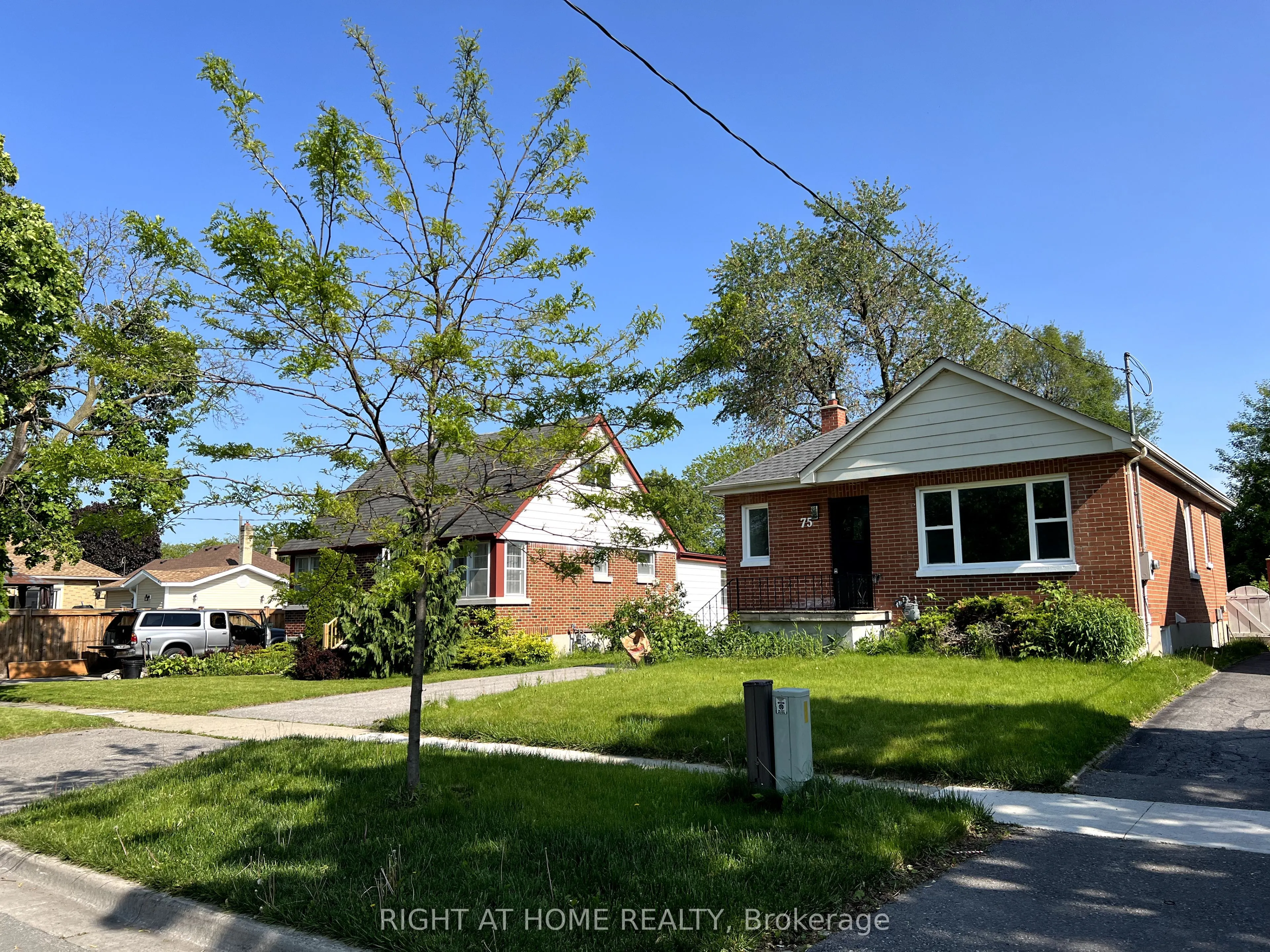 75 Pontiac Avenue