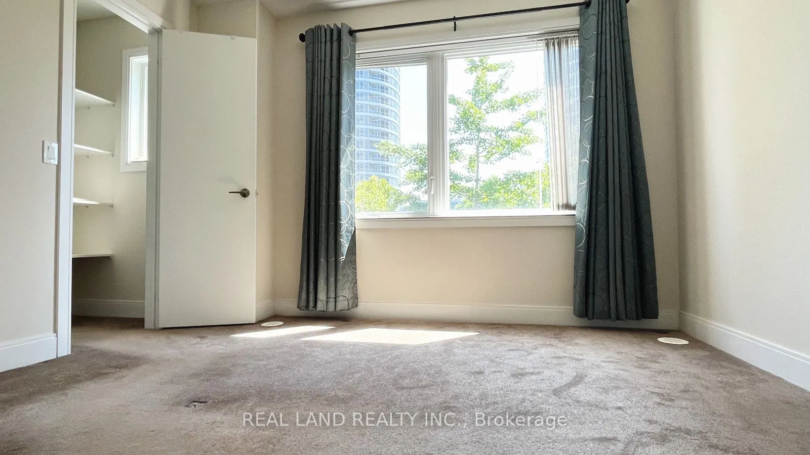 310 Village Green Square E, #11