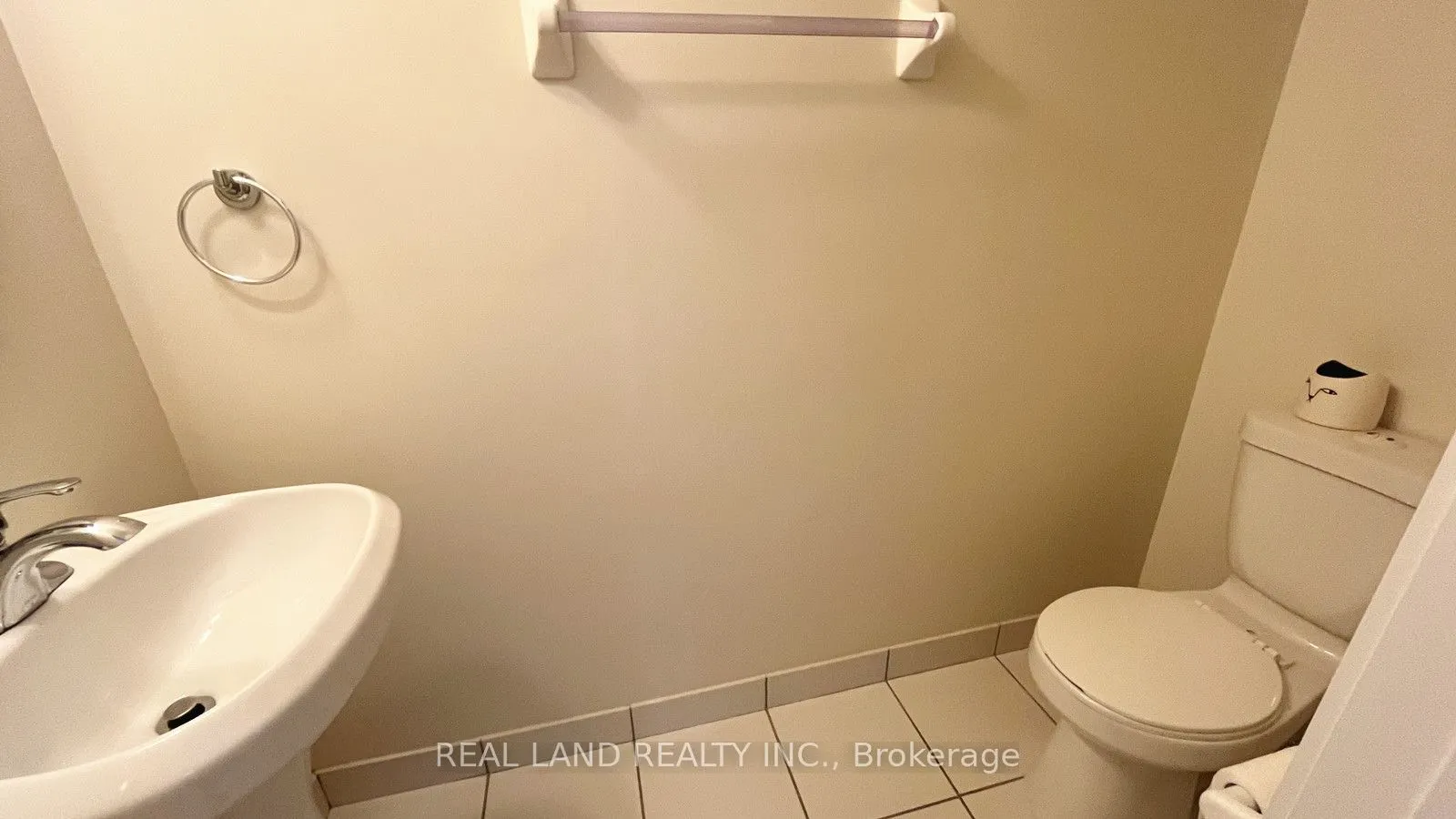 310 Village Green Square E, #11