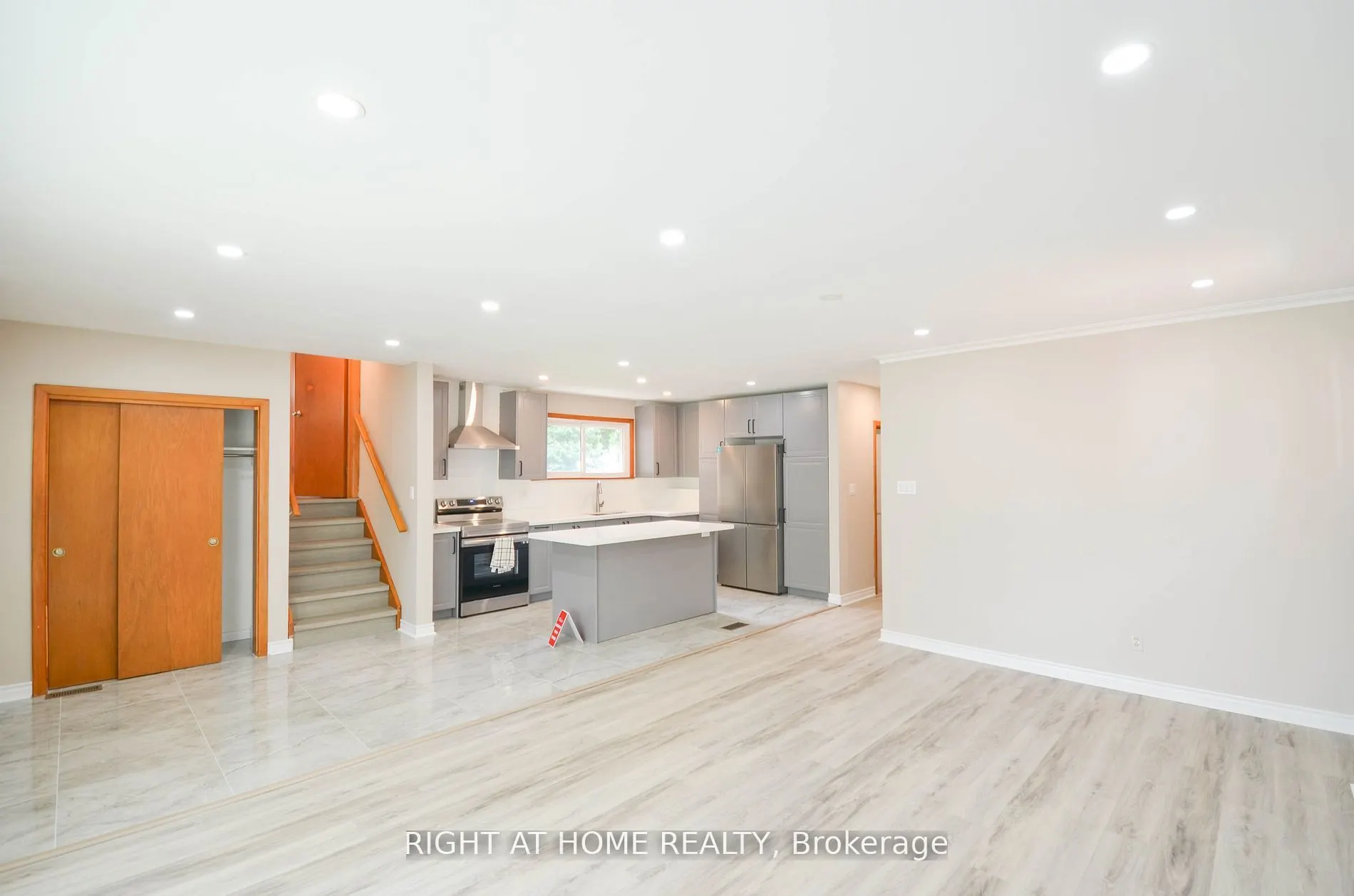 10 Amulet Street, #Upper Unit