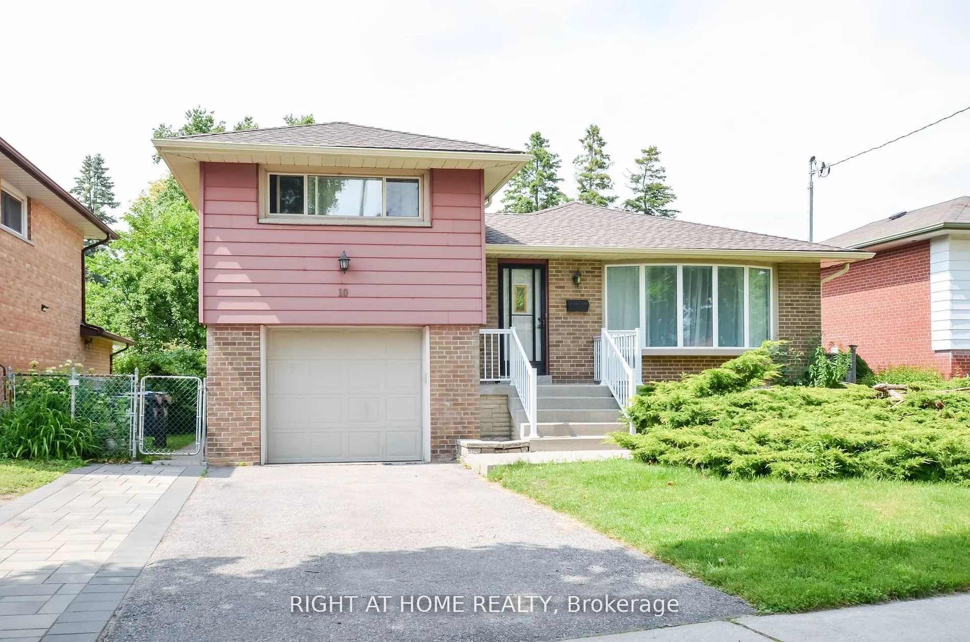 10 Amulet Street, #Upper Unit