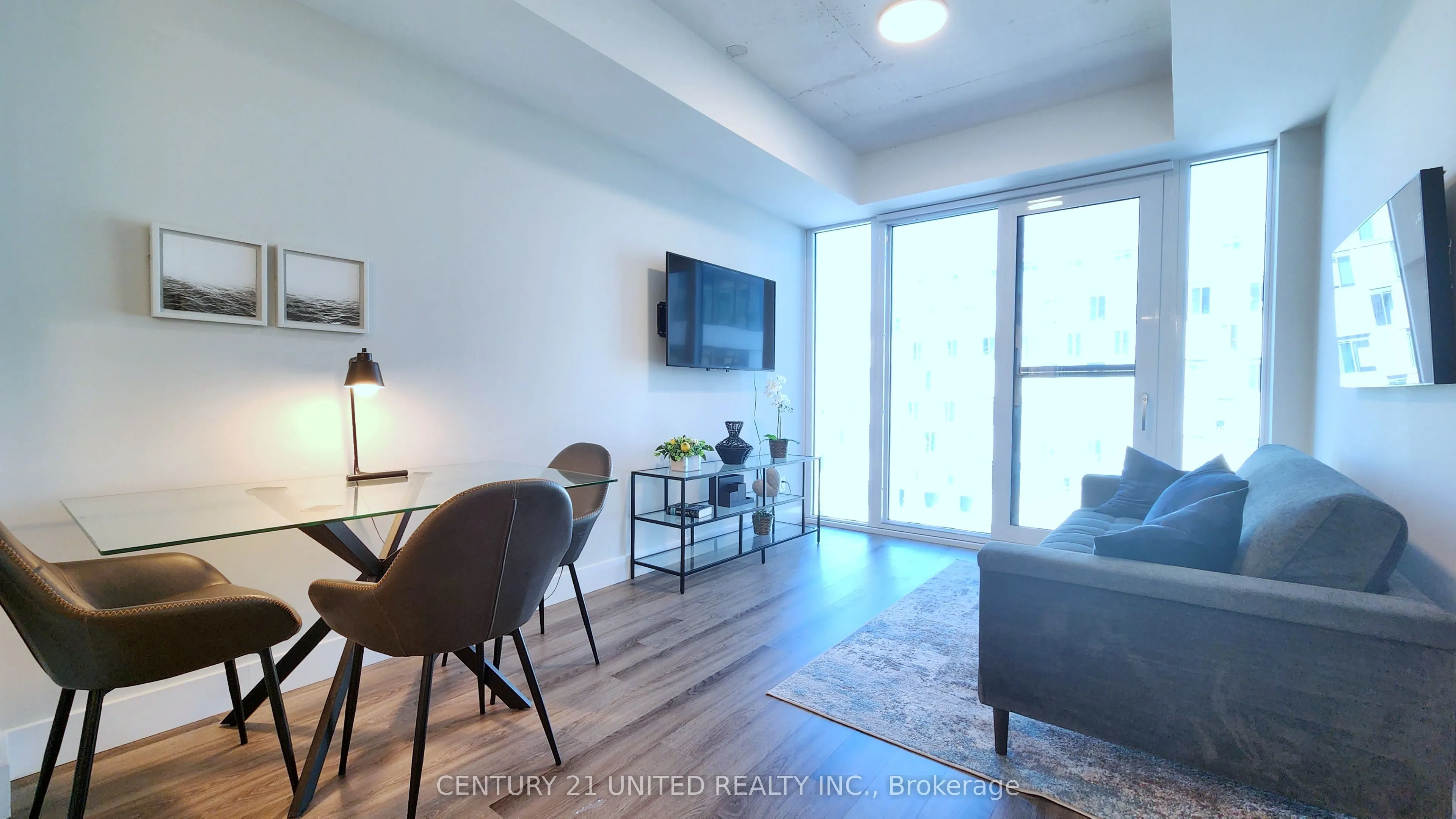 80 Bond Street E, #821