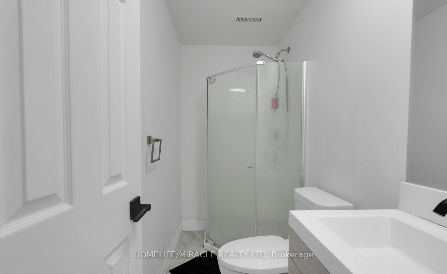 1657 Erindale Crescent