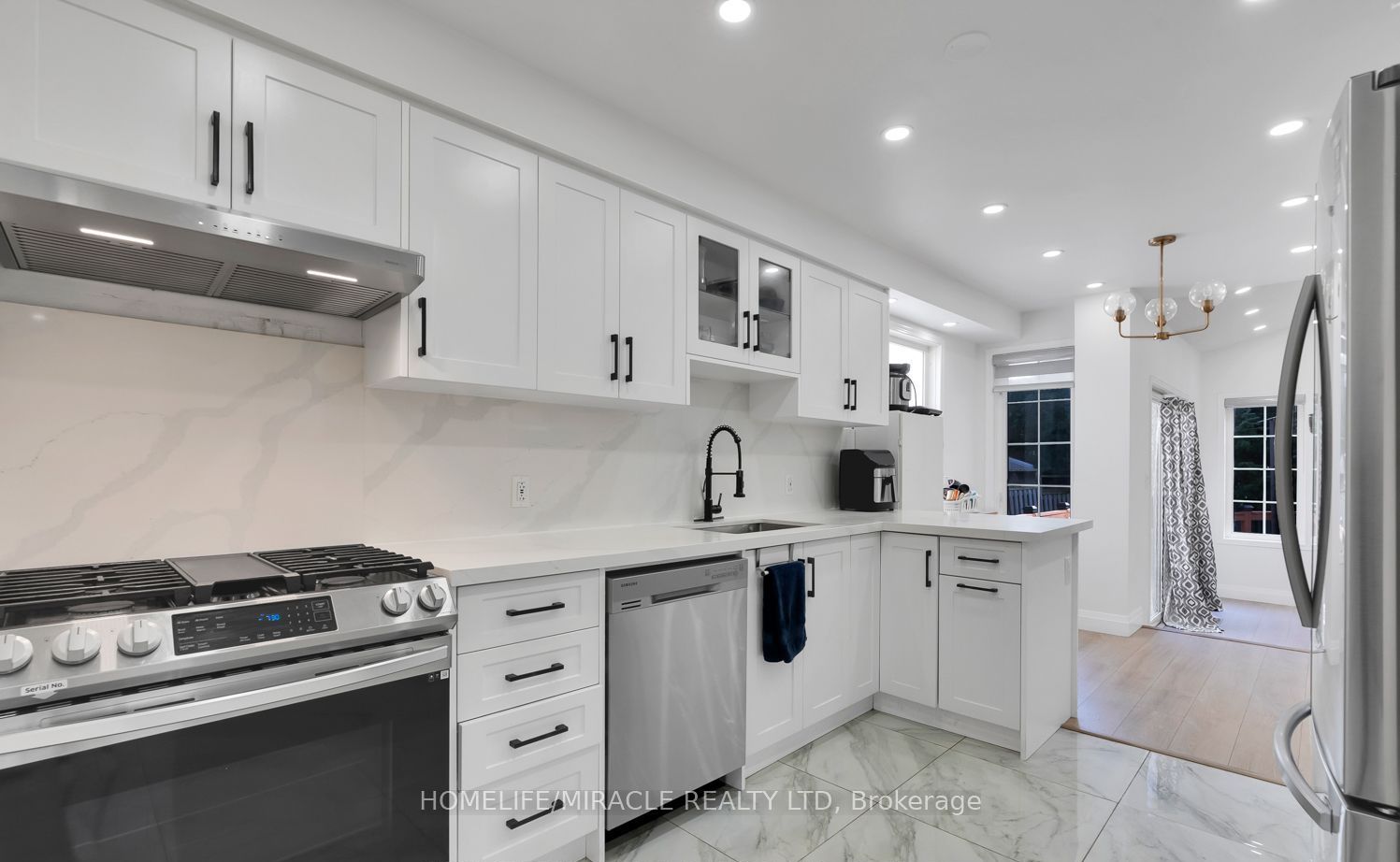 1657 Erindale Crescent