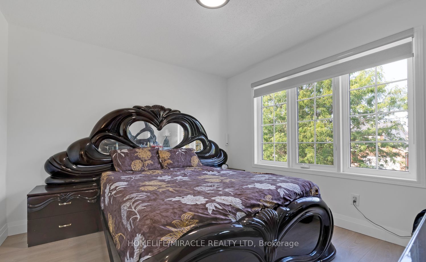 1657 Erindale Crescent