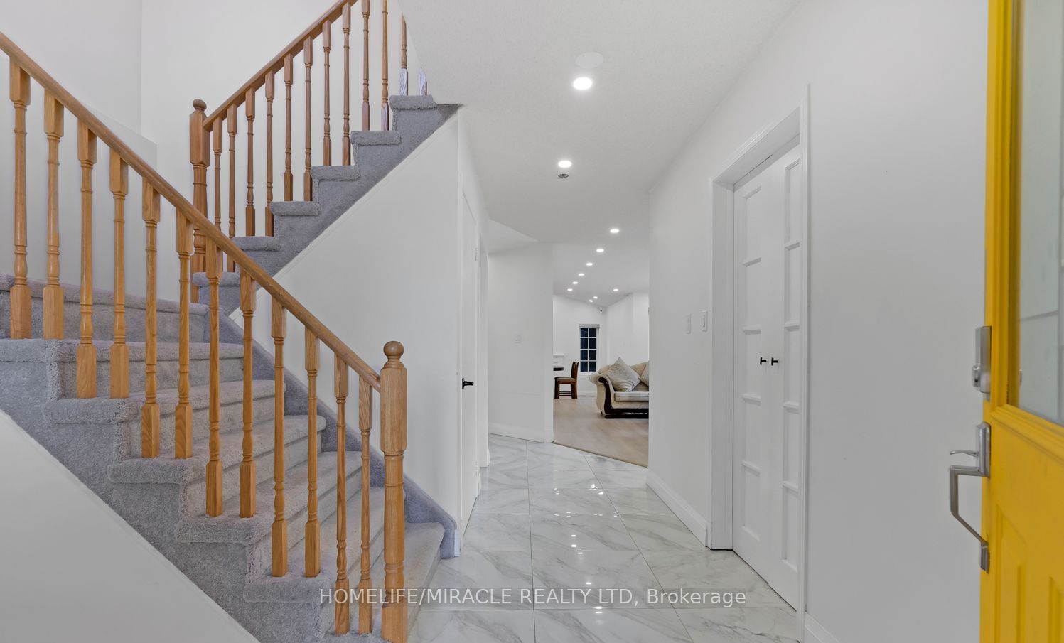 1657 Erindale Crescent