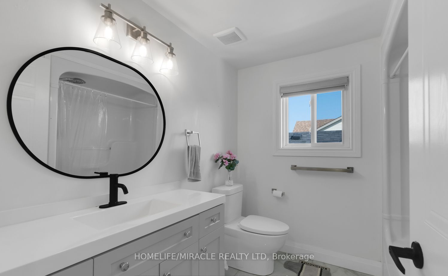 1657 Erindale Crescent