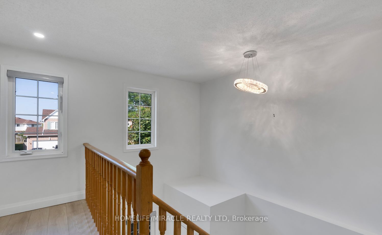 1657 Erindale Crescent