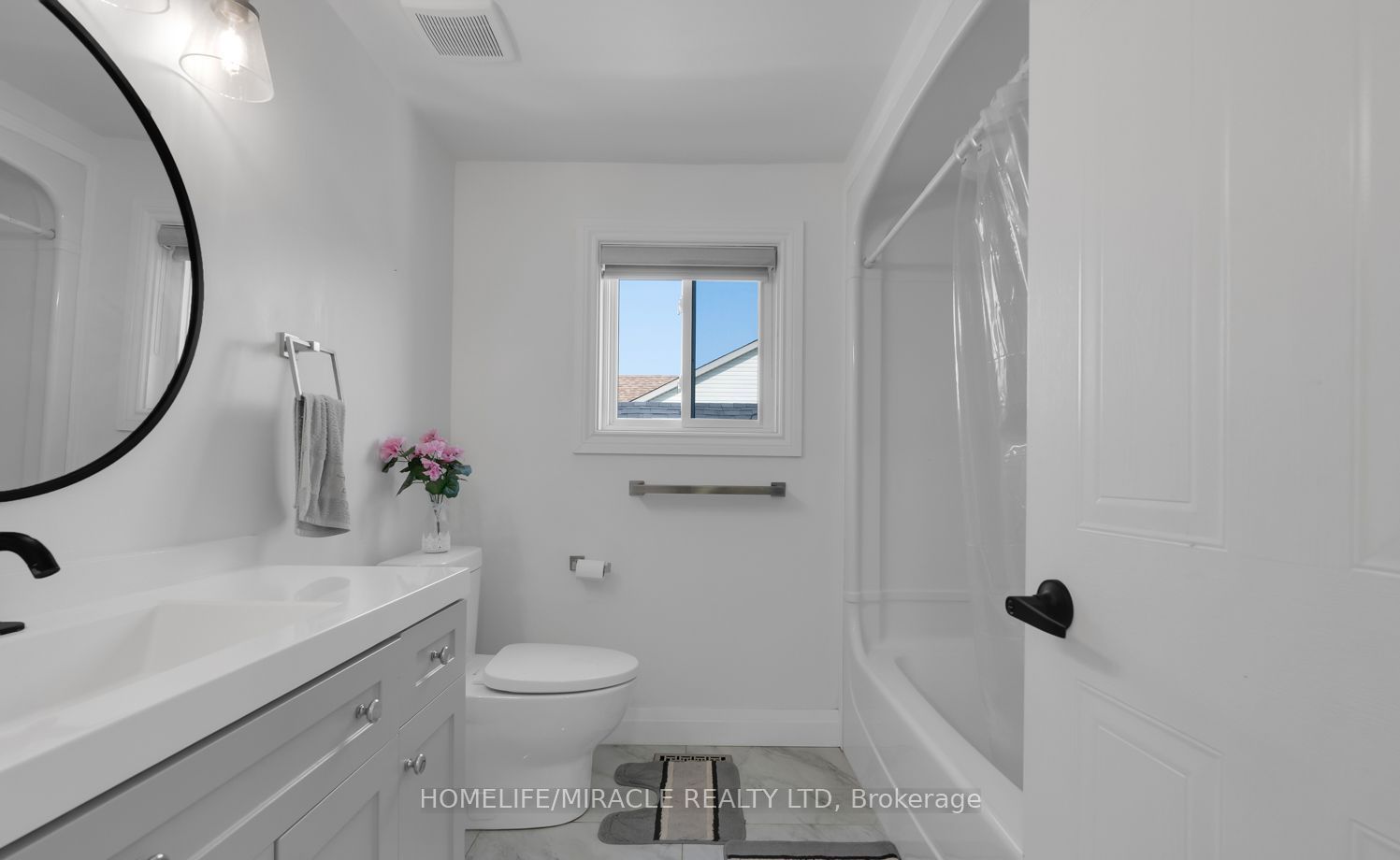 1657 Erindale Crescent