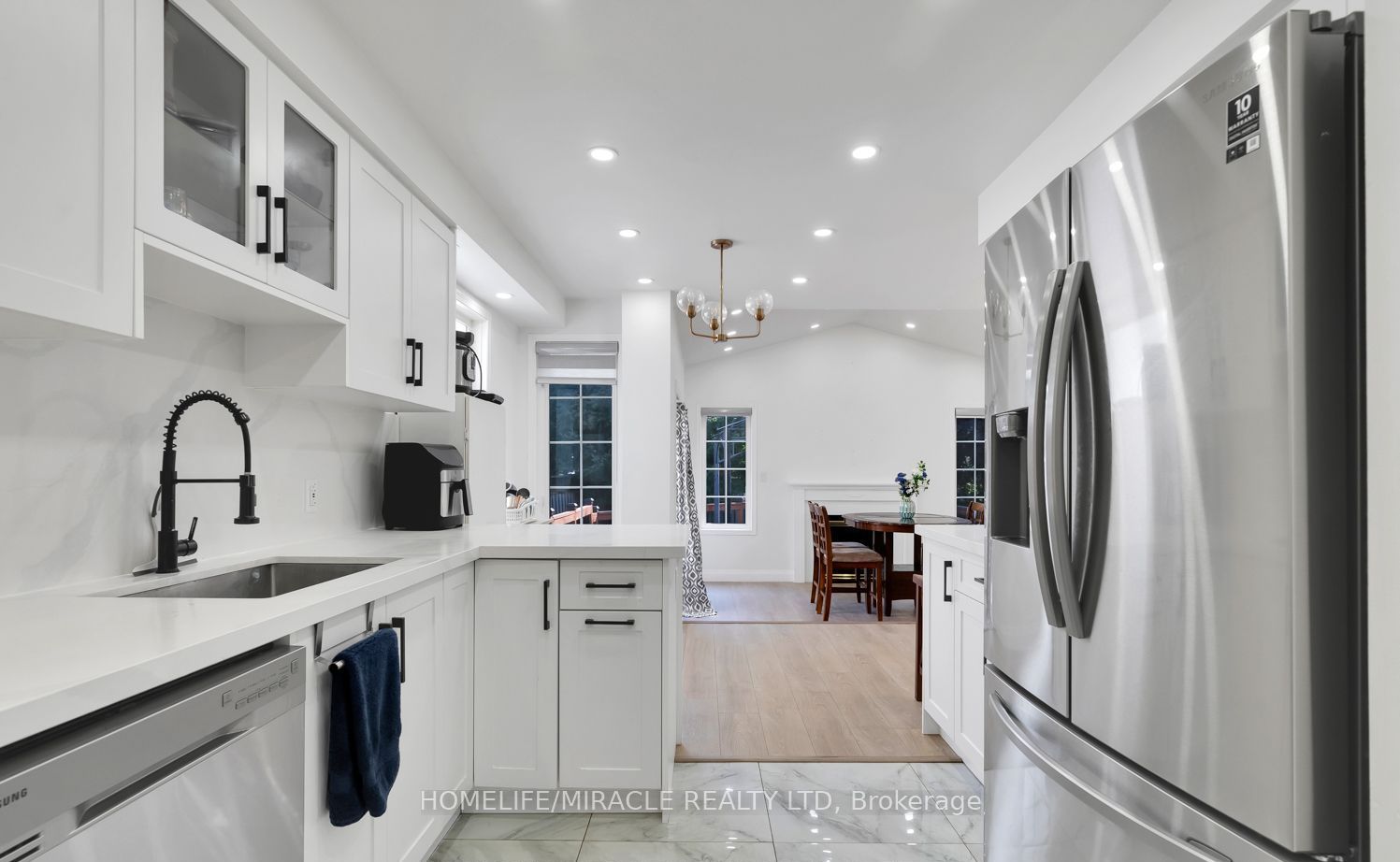 1657 Erindale Crescent