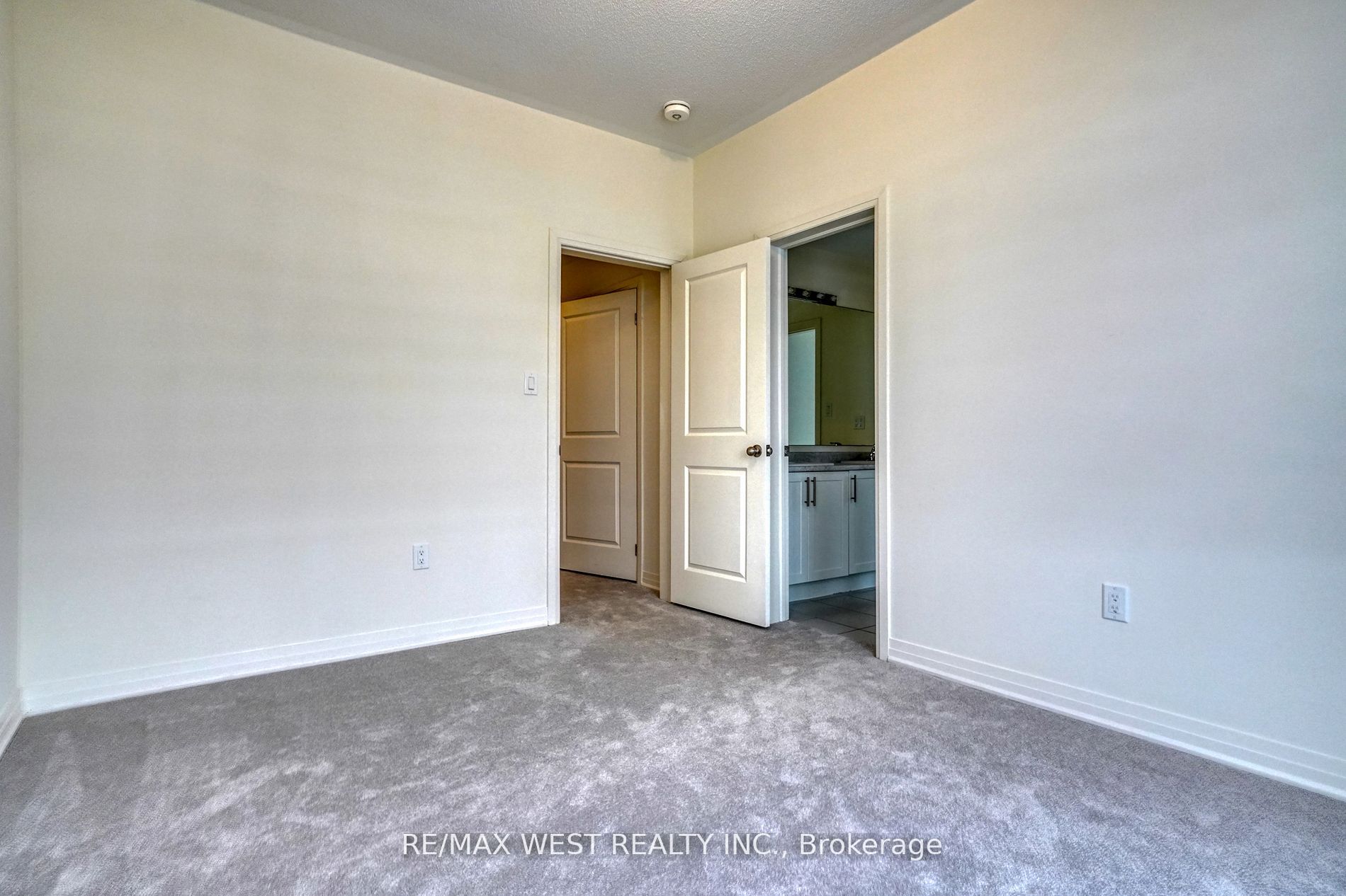 11 Yacht Drive