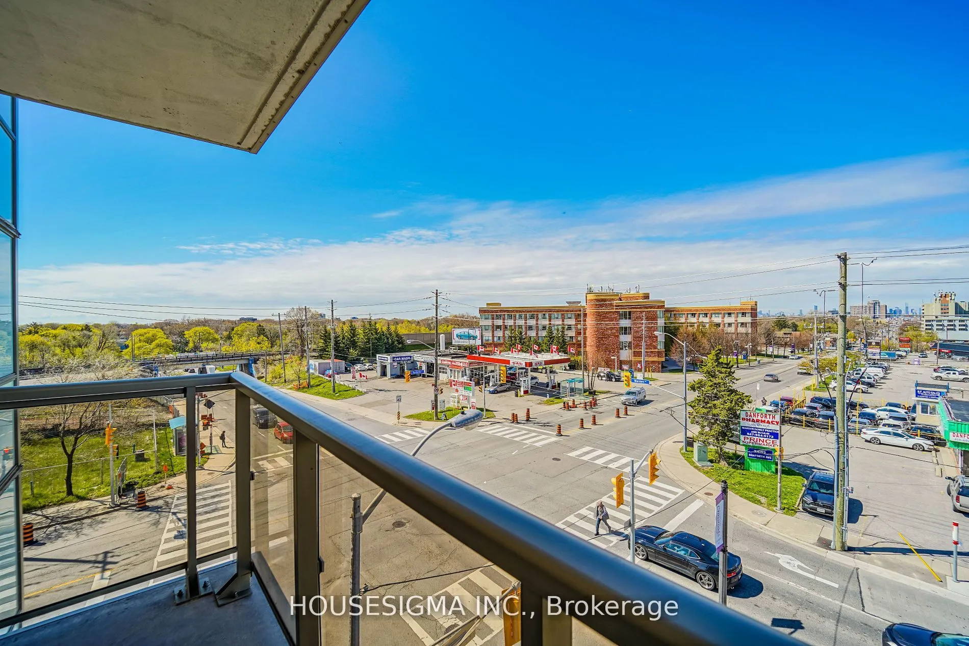 3520 Danforth Avenue, #417