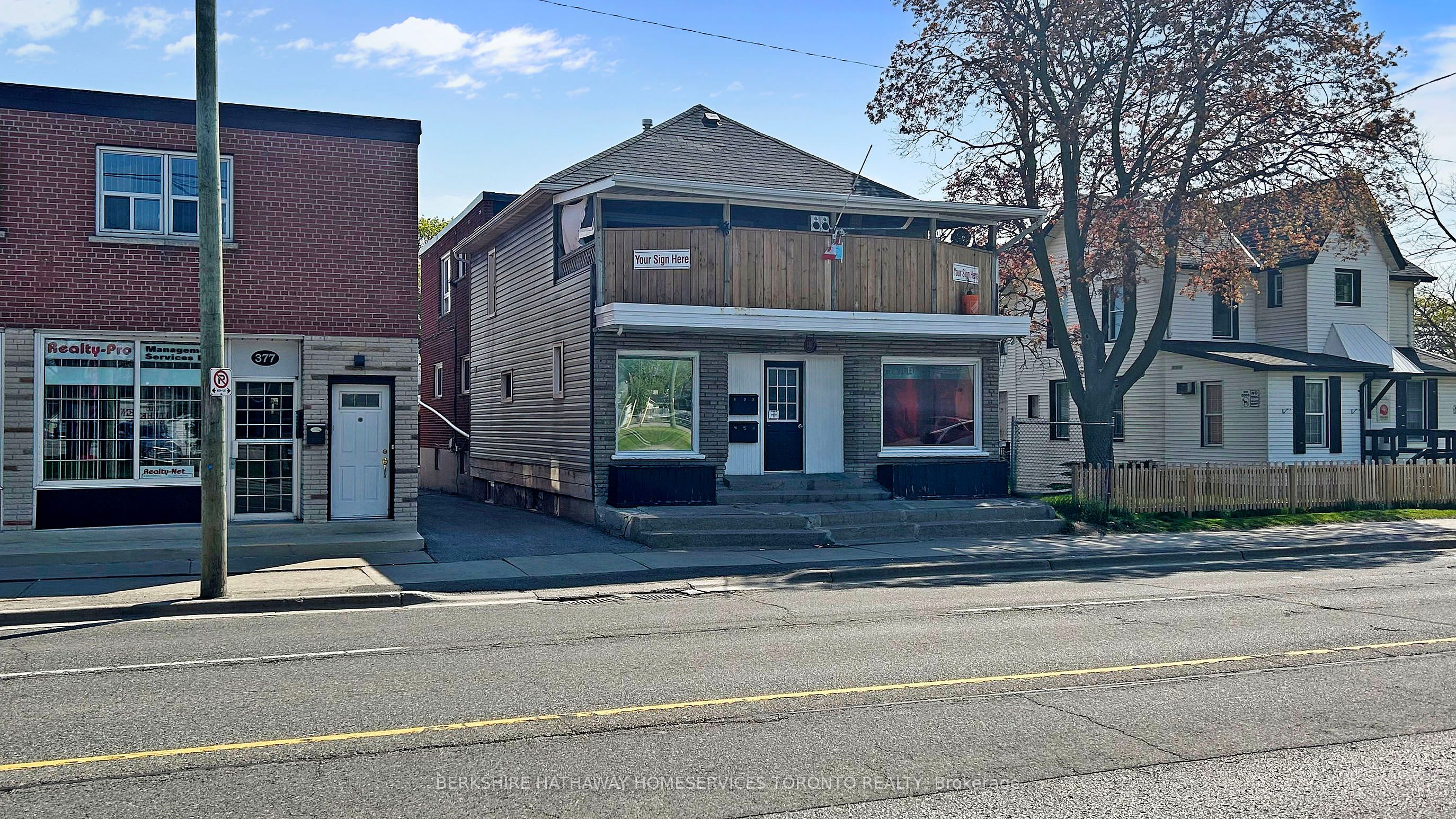 381 Simcoe St S