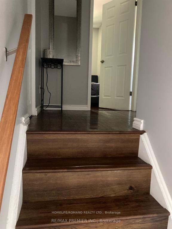 506 Lanark Drive