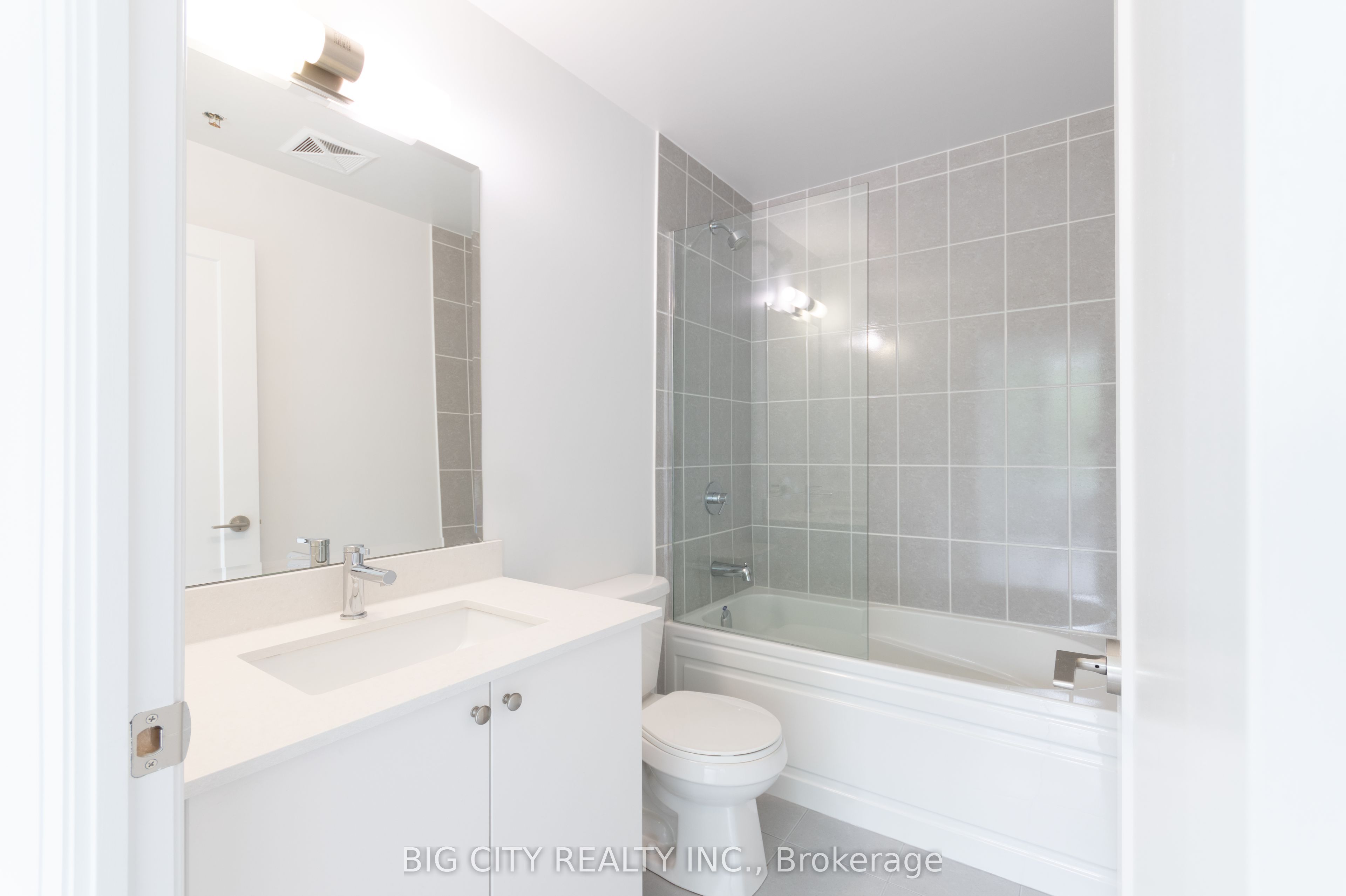 3220 Sheppard Avenue E #218
