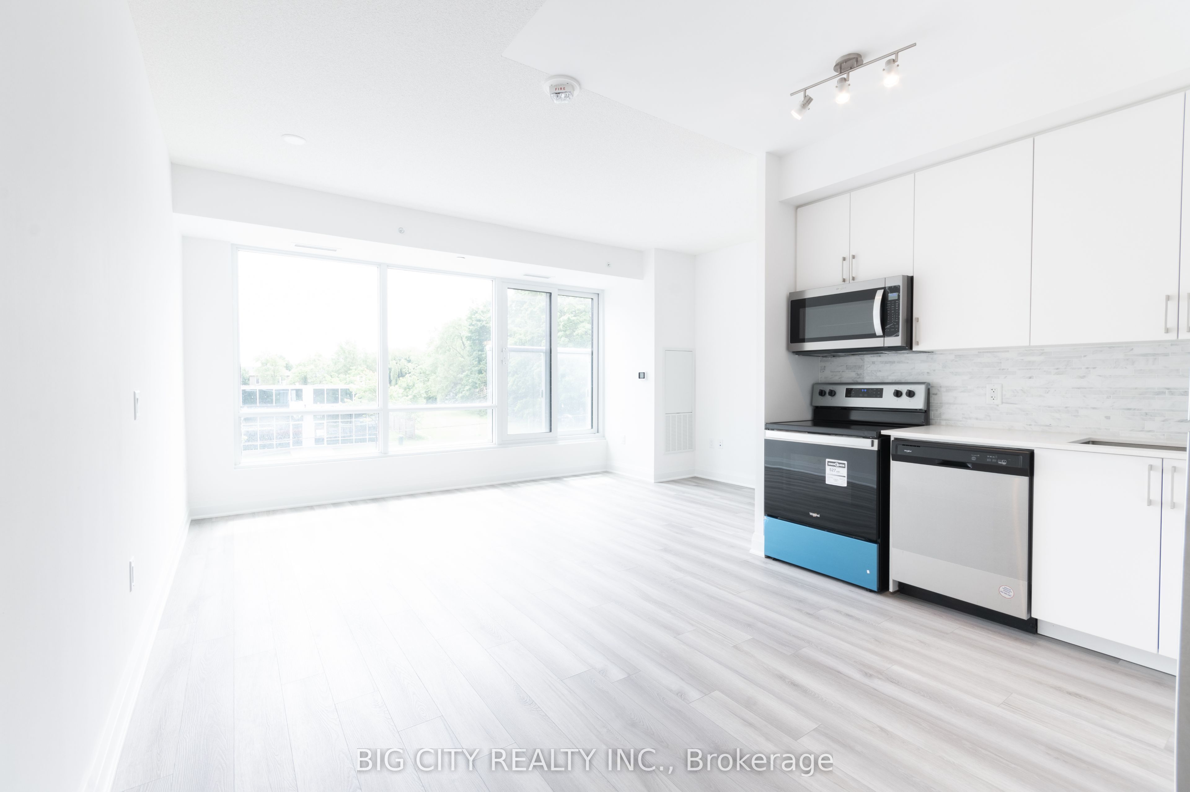 3220 Sheppard Avenue E #218