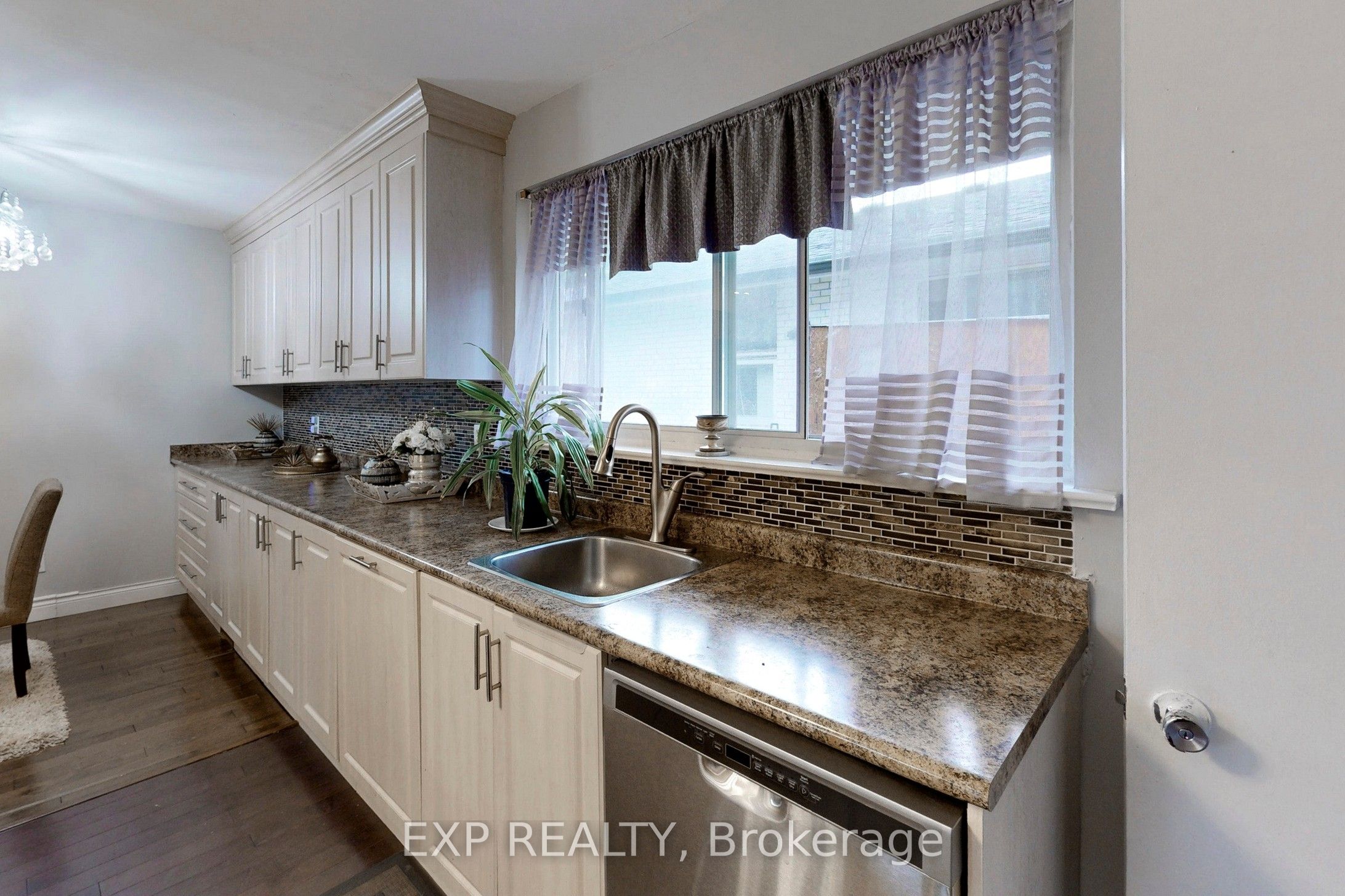 15 Woodgarden Crescent