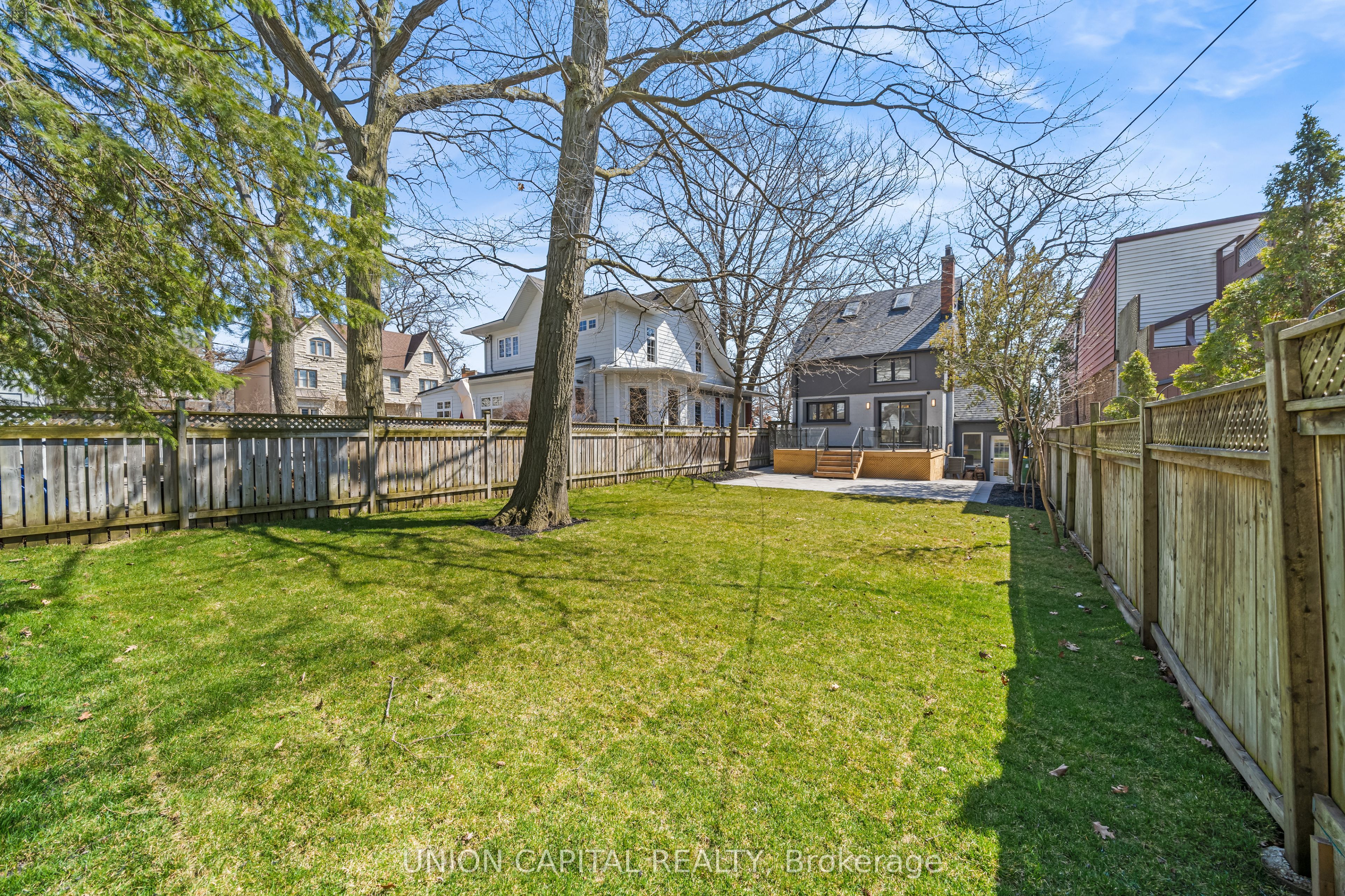 28 Pine Avenue