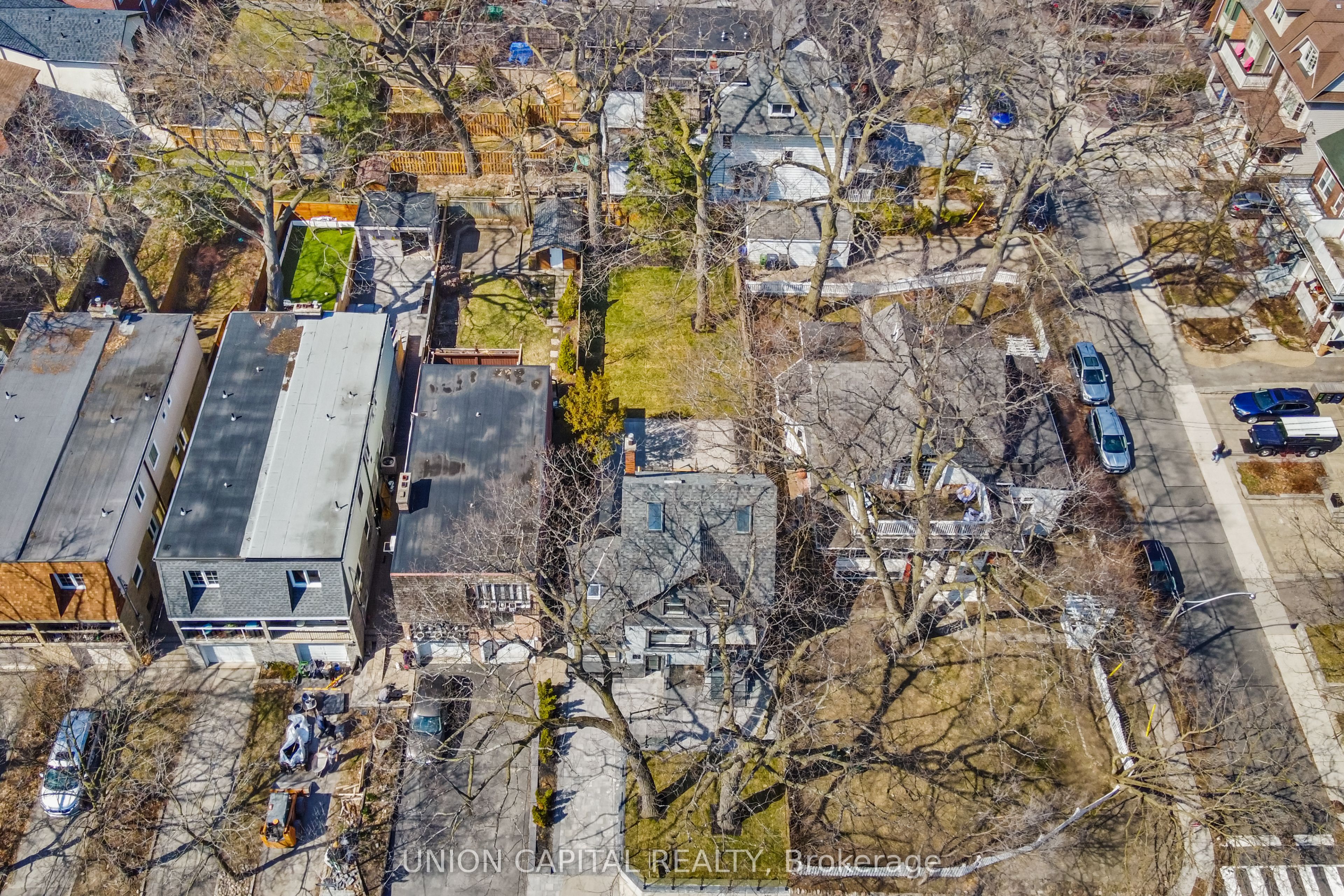 28 Pine Avenue