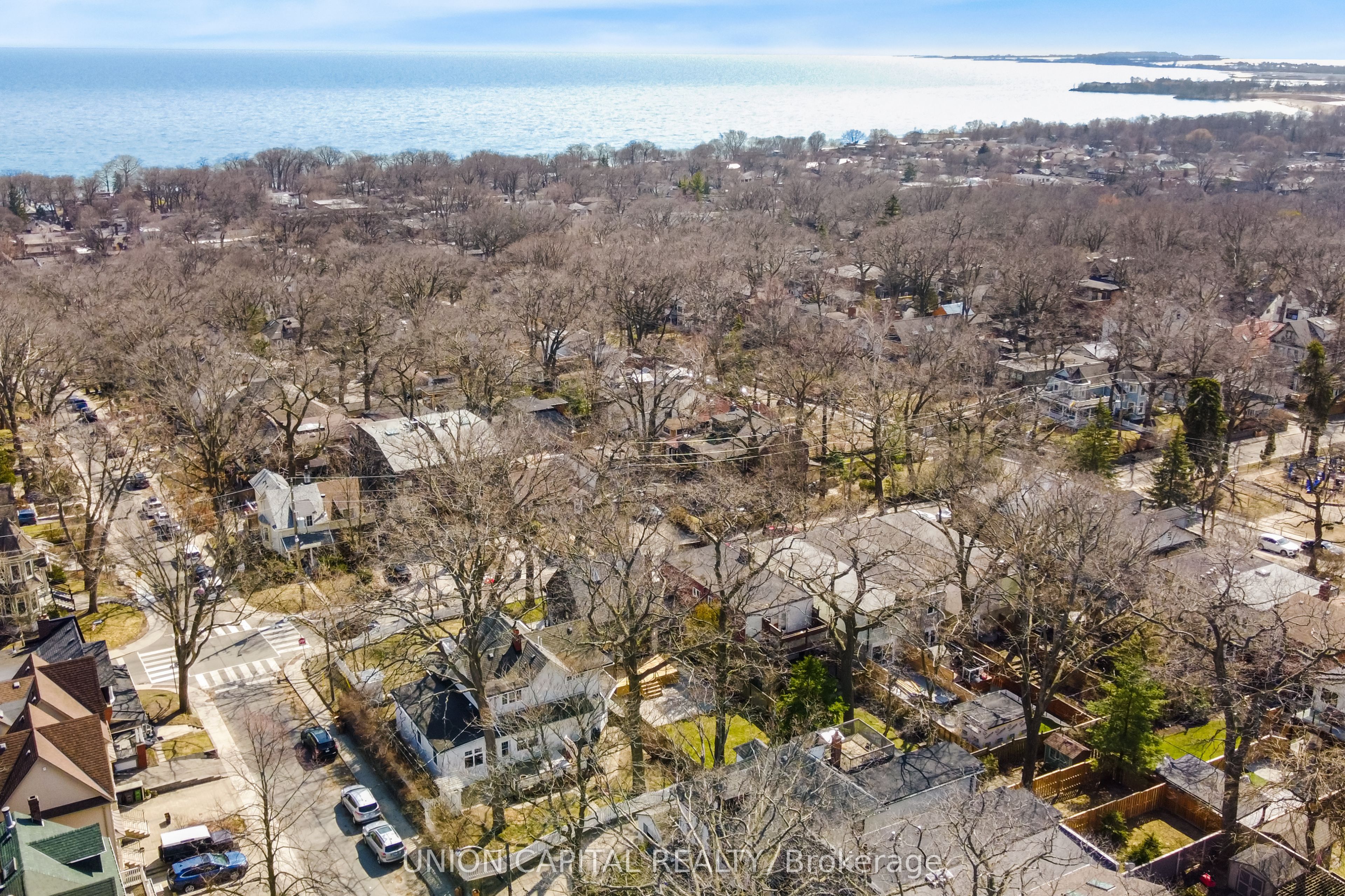 28 Pine Avenue