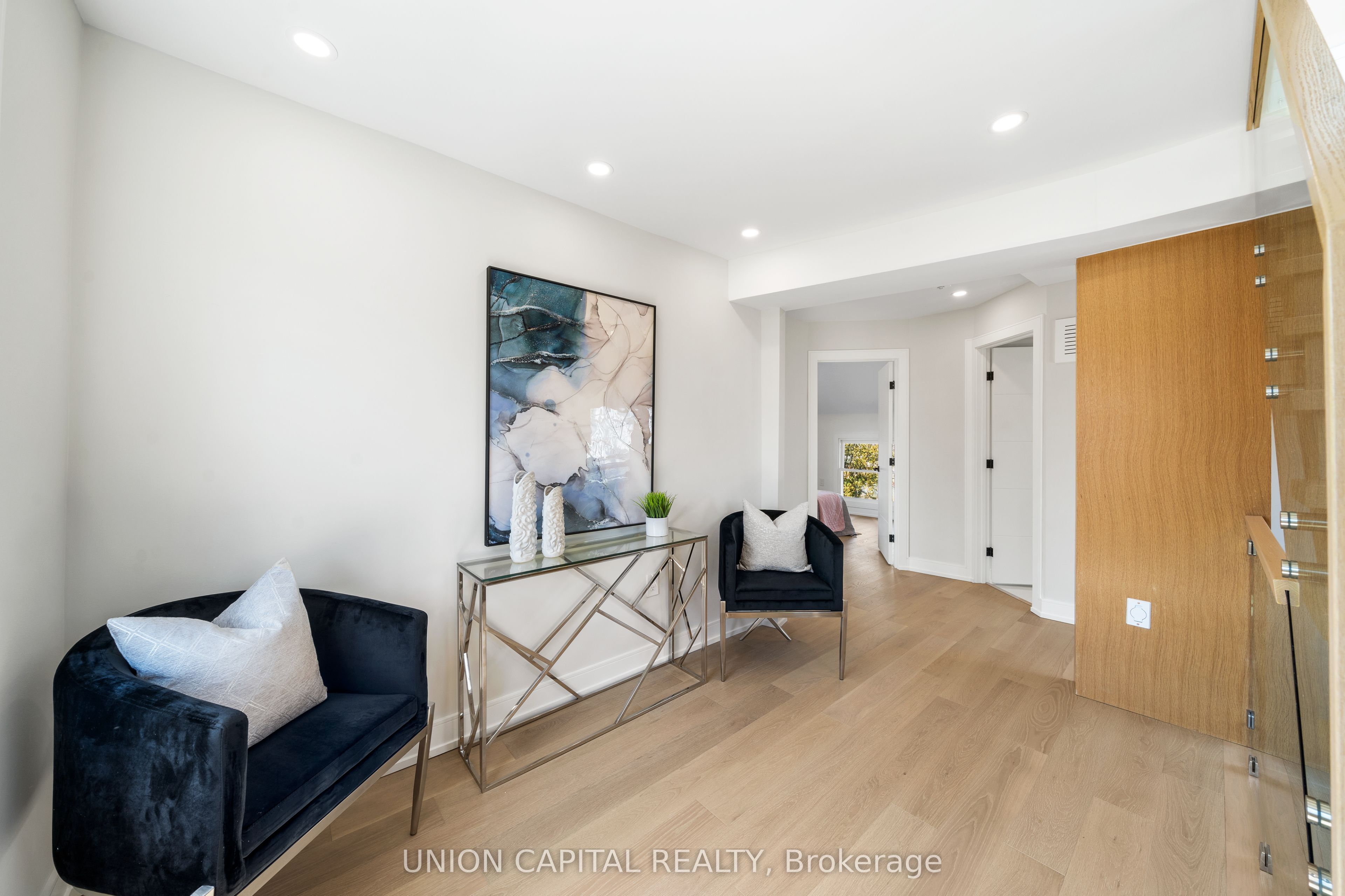 28 Pine Avenue