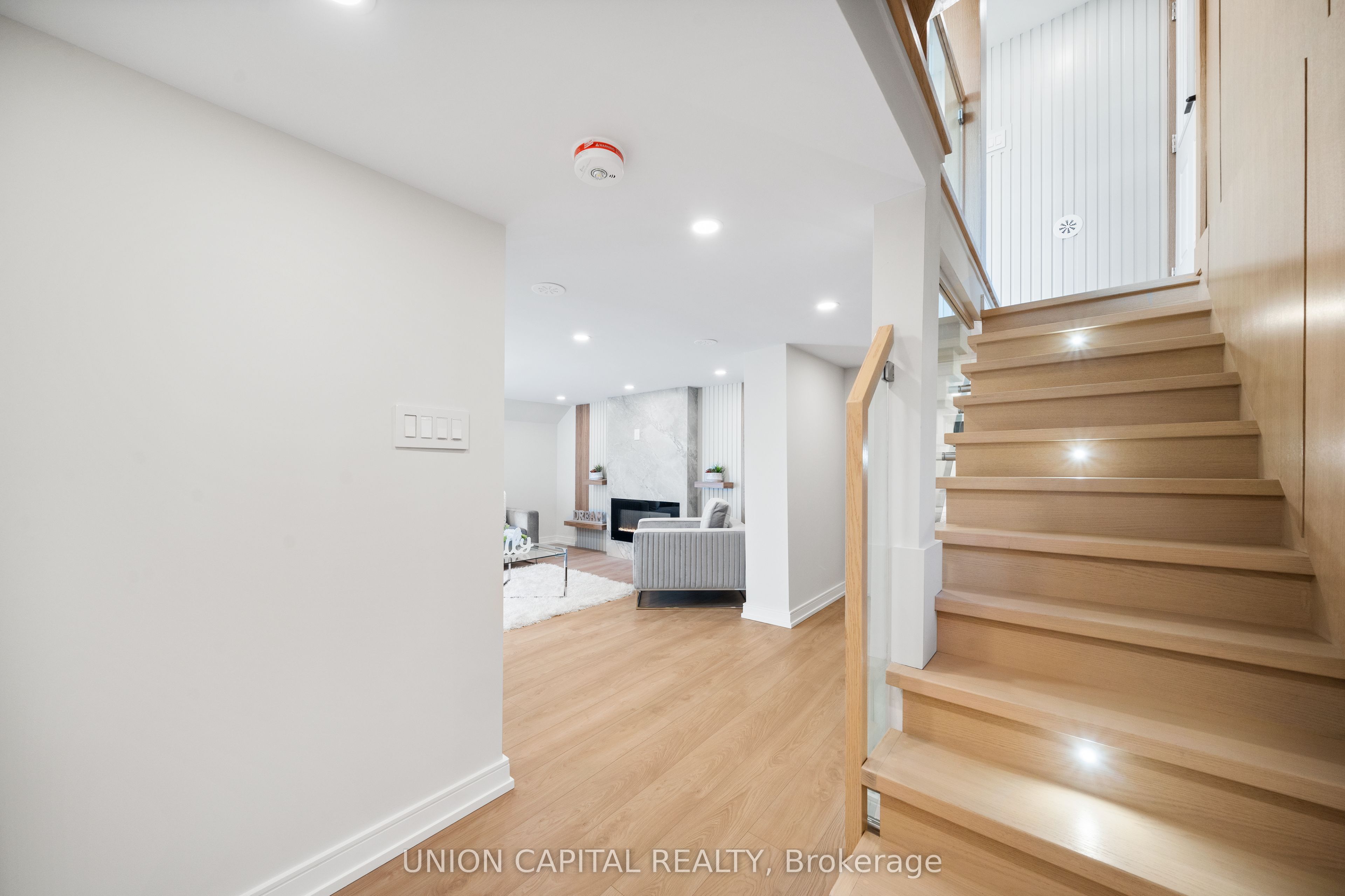 28 Pine Avenue