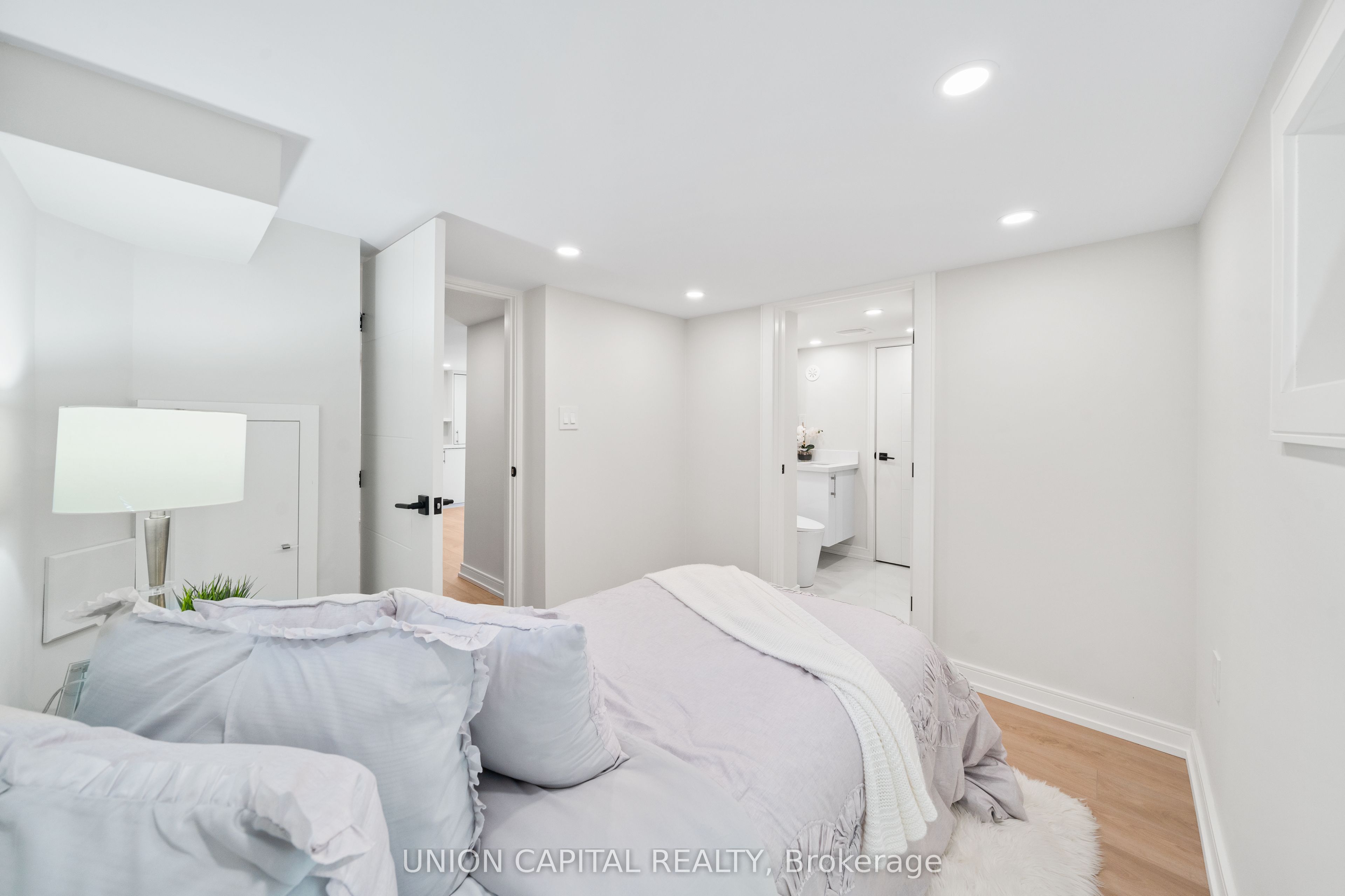 28 Pine Avenue