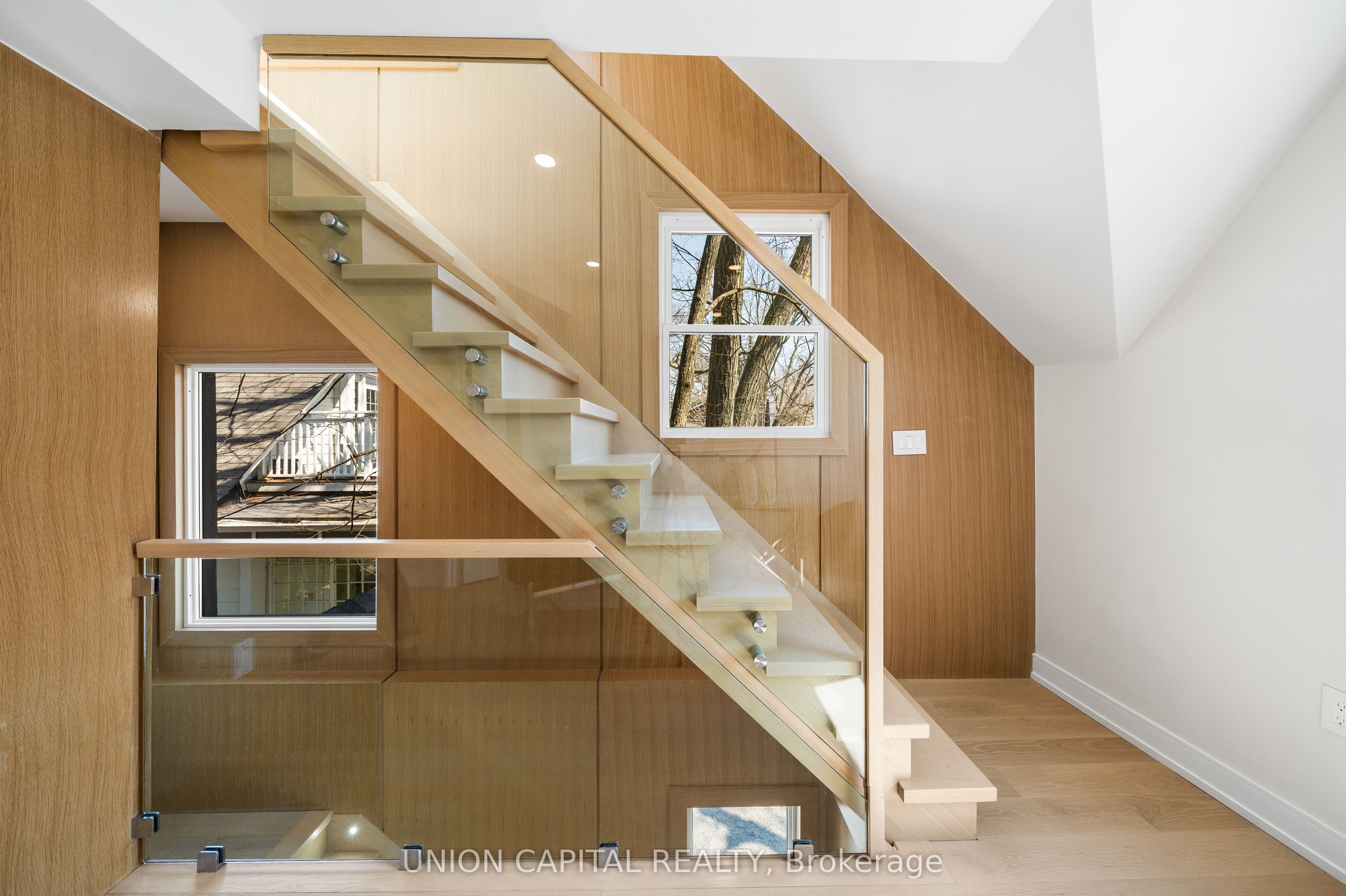 28 Pine Avenue