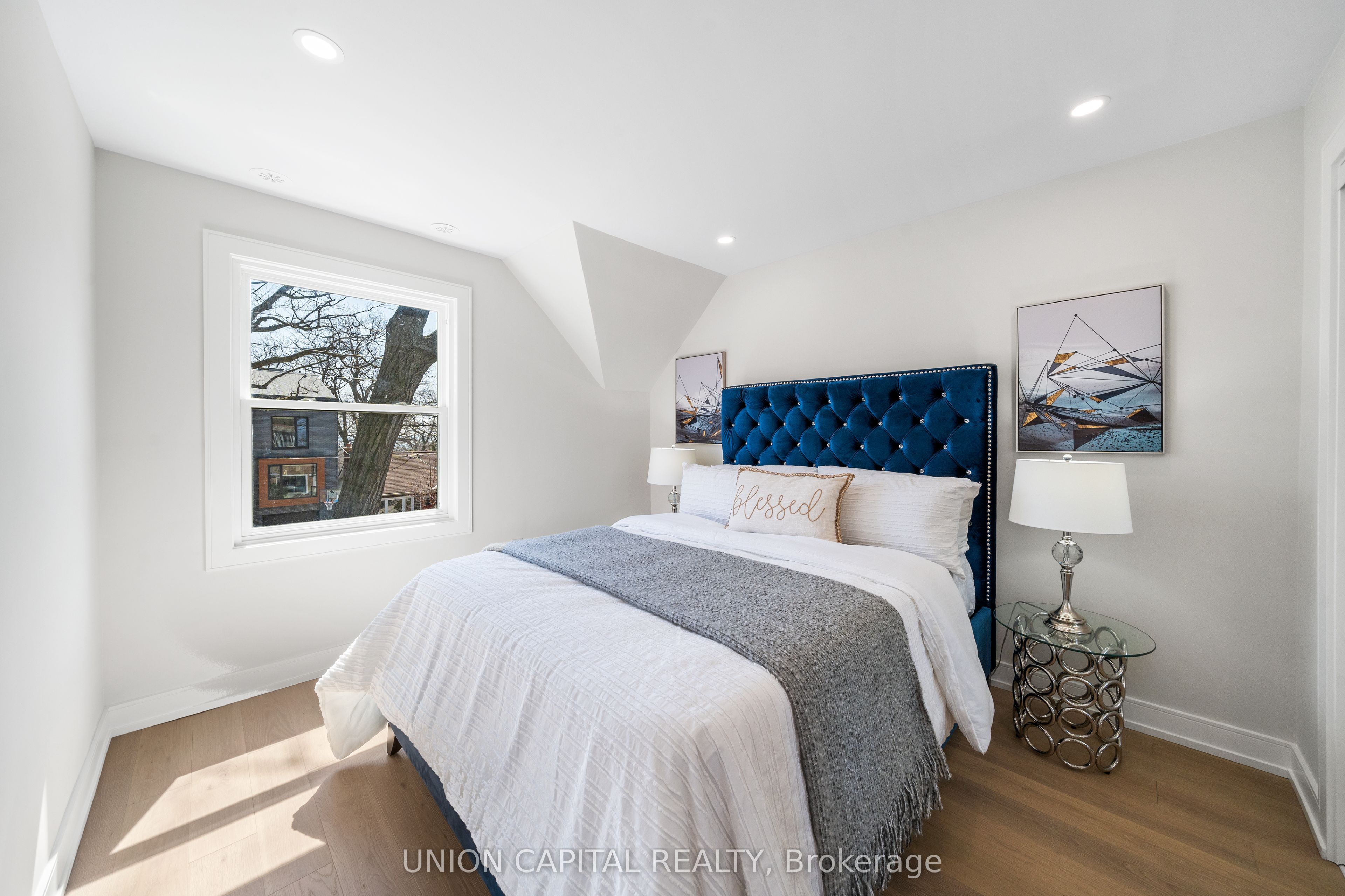 28 Pine Avenue
