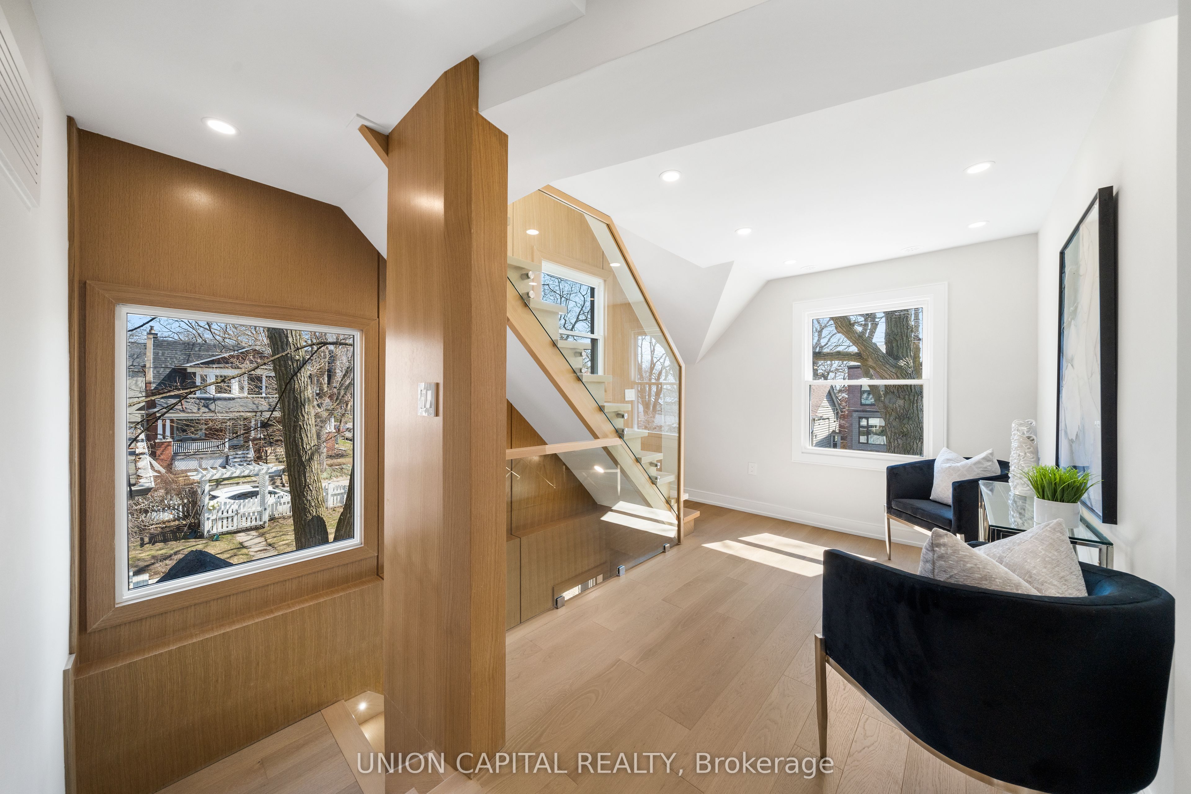 28 Pine Avenue