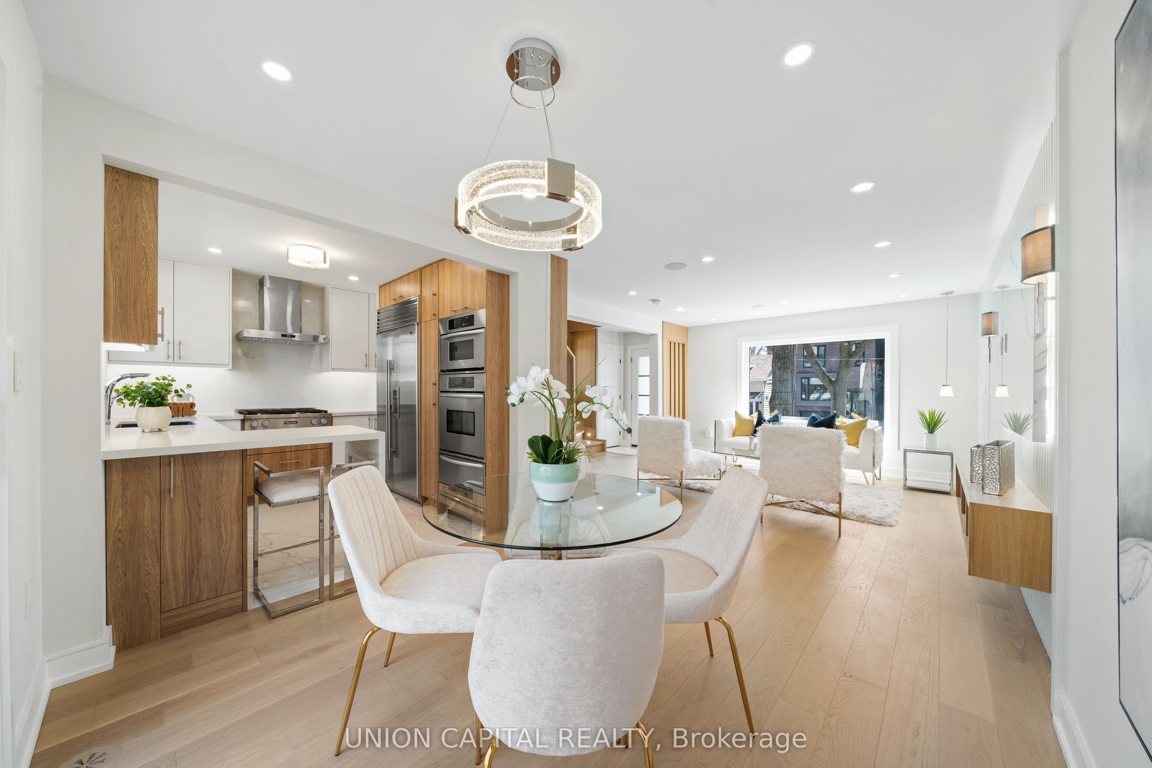28 Pine Avenue