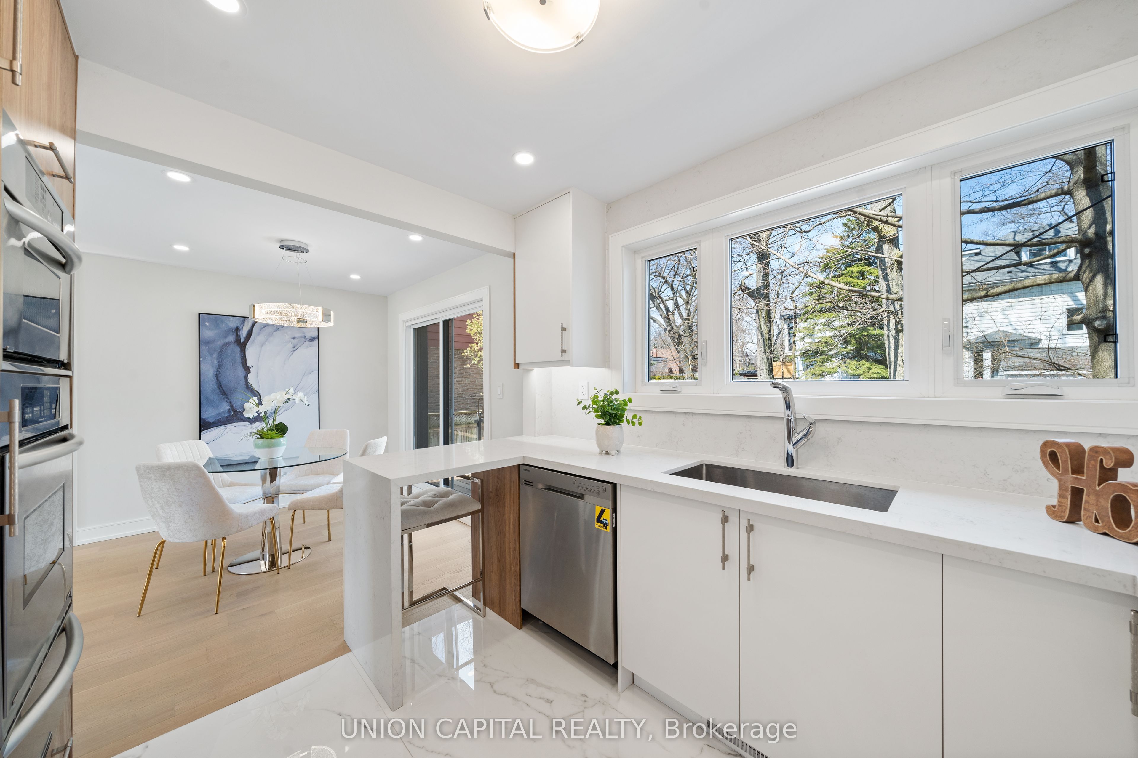 28 Pine Avenue