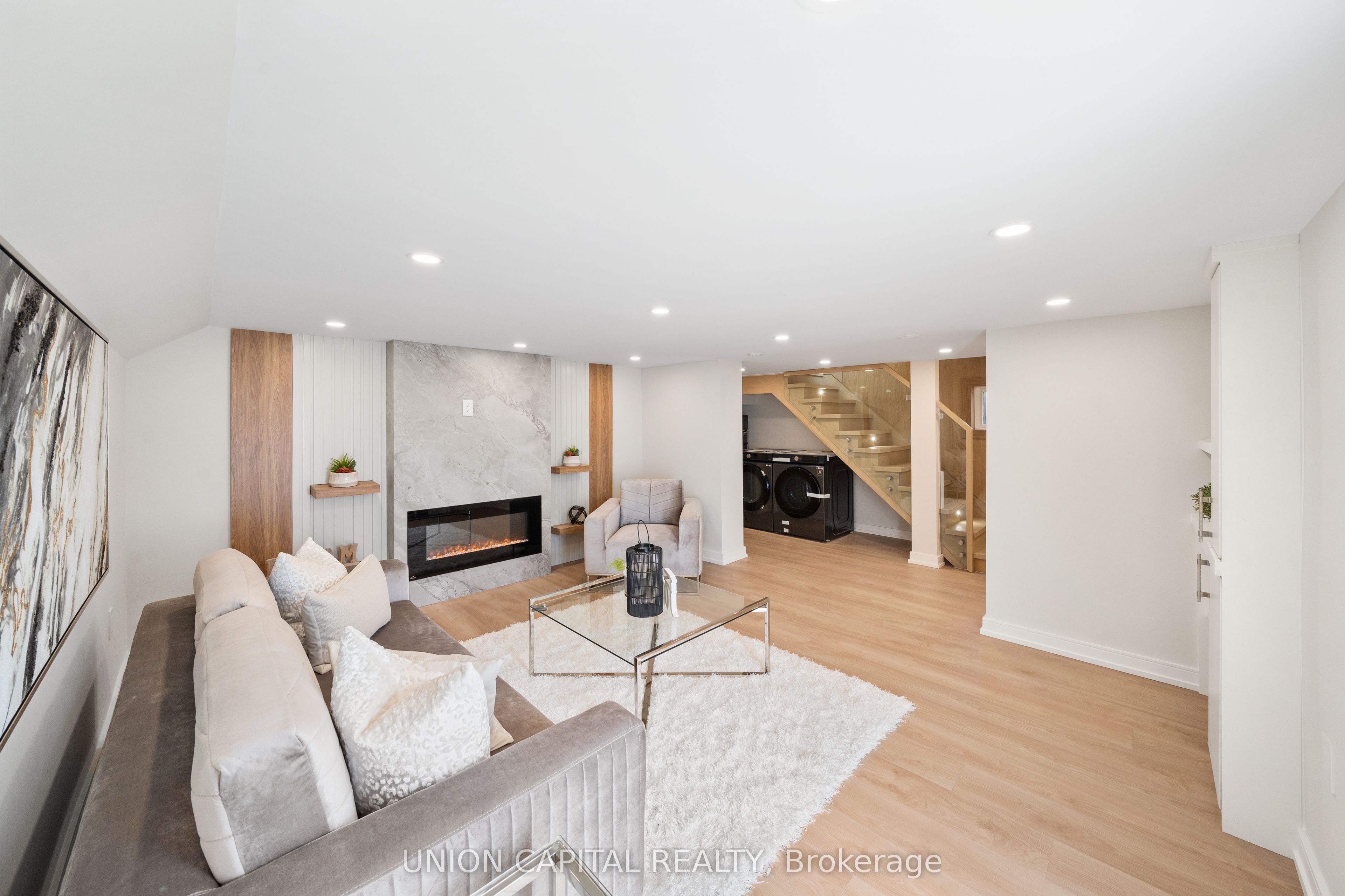 28 Pine Avenue