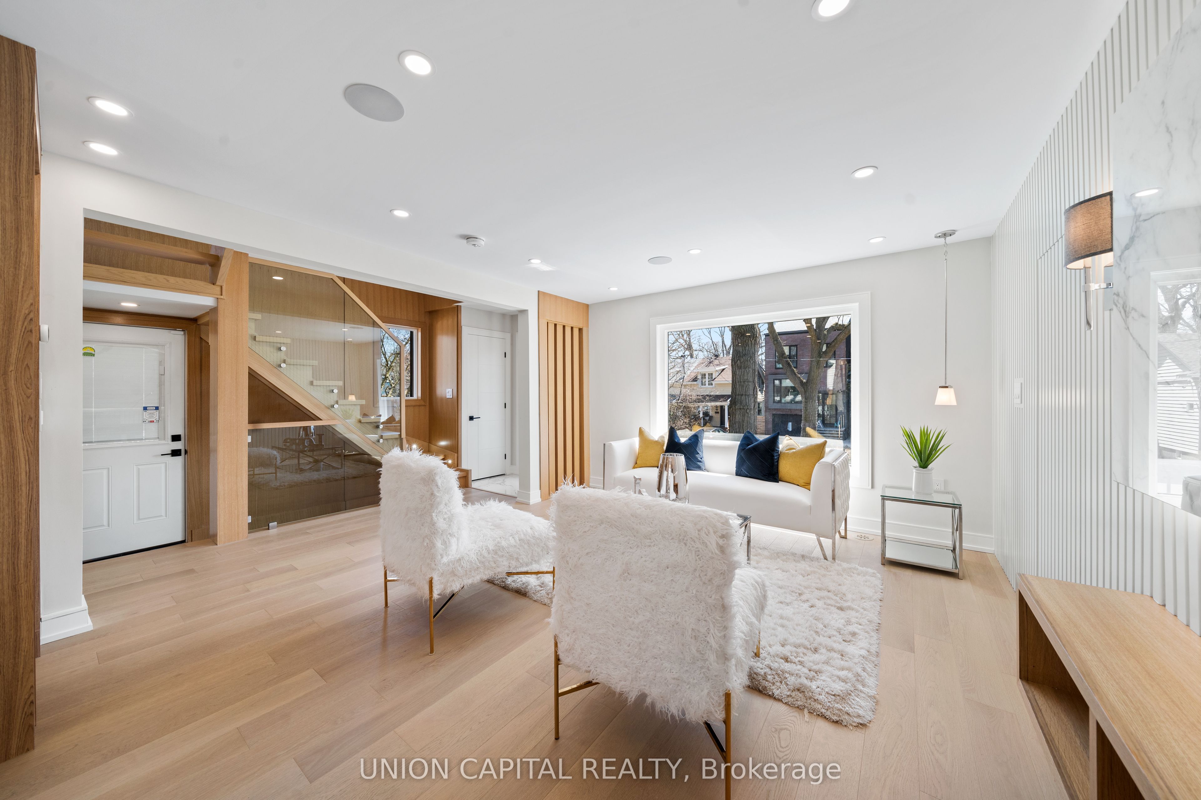 28 Pine Avenue