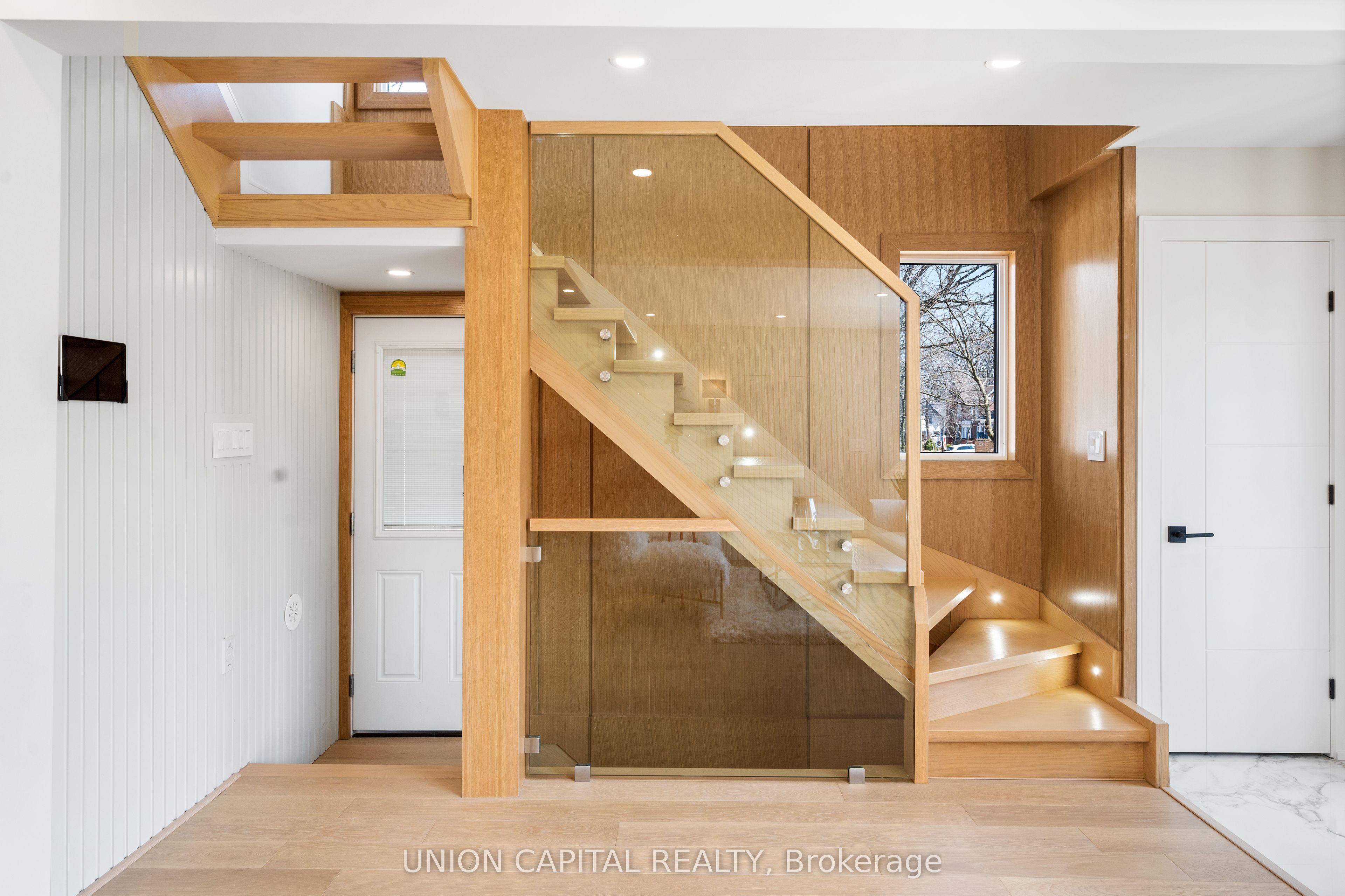 28 Pine Avenue
