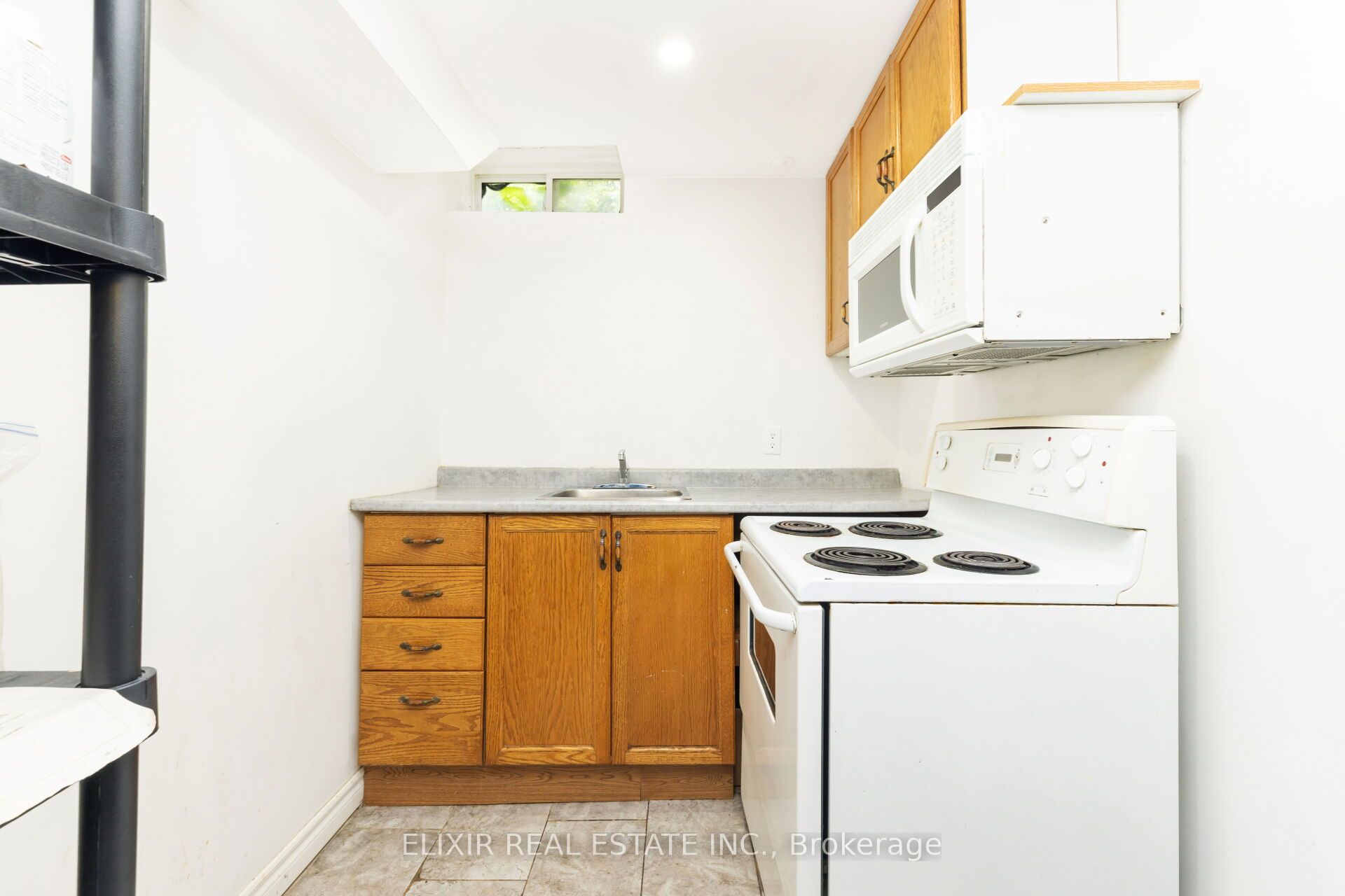 1875 Dalhousie Crescent