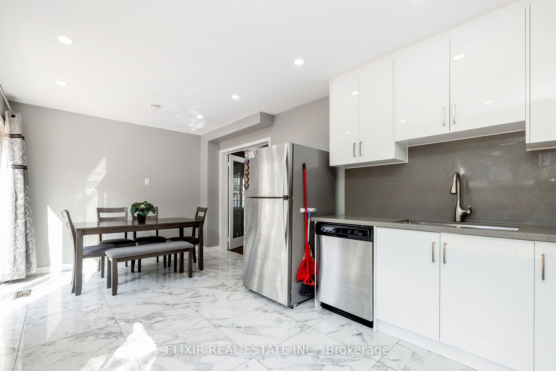 1875 Dalhousie Crescent