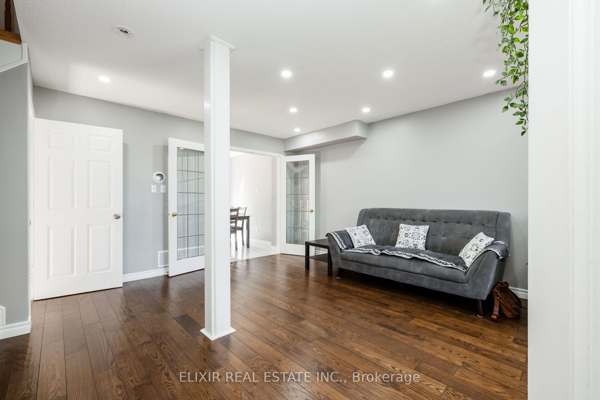 1875 Dalhousie Crescent