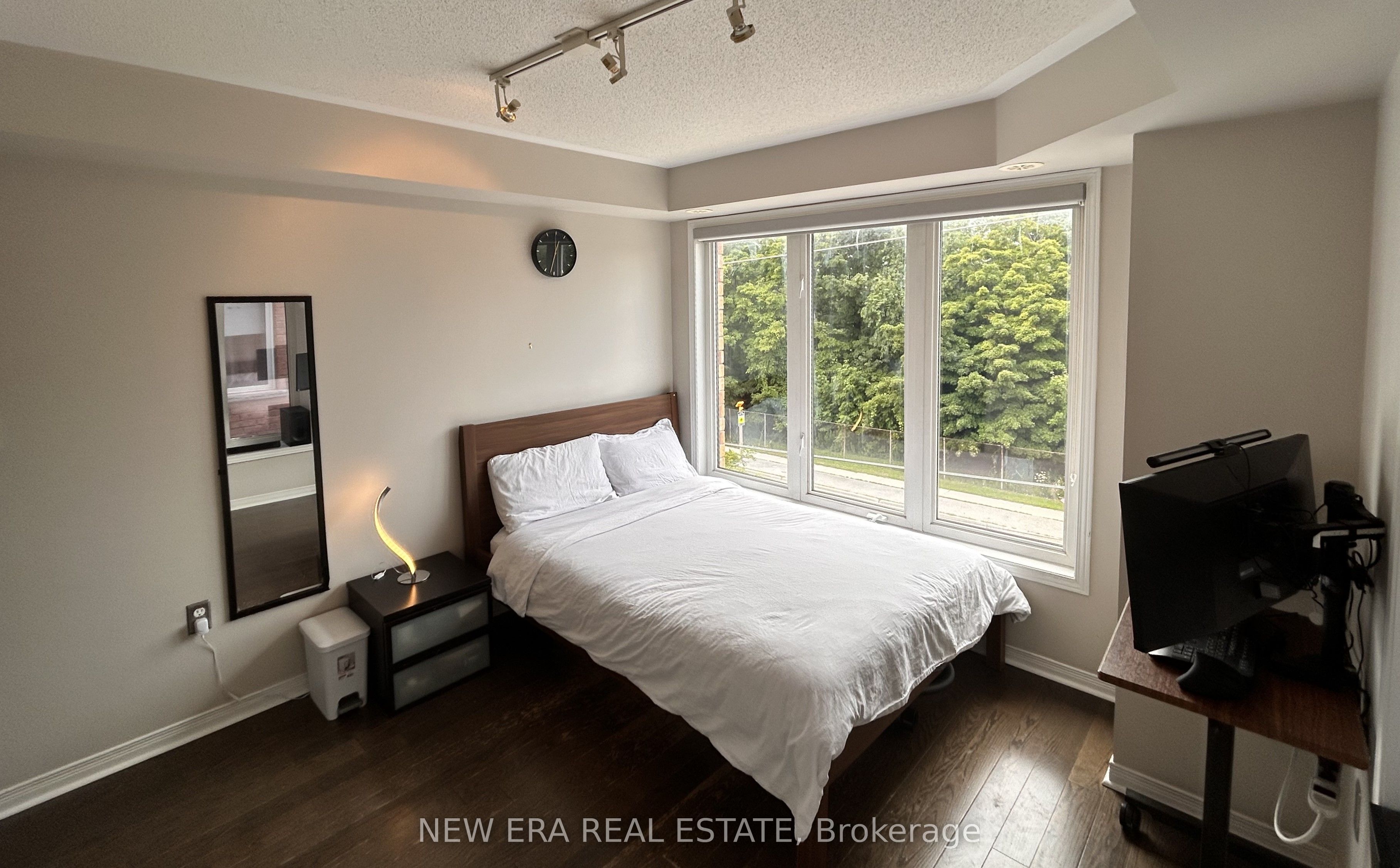 651F Warden Avenue #48
