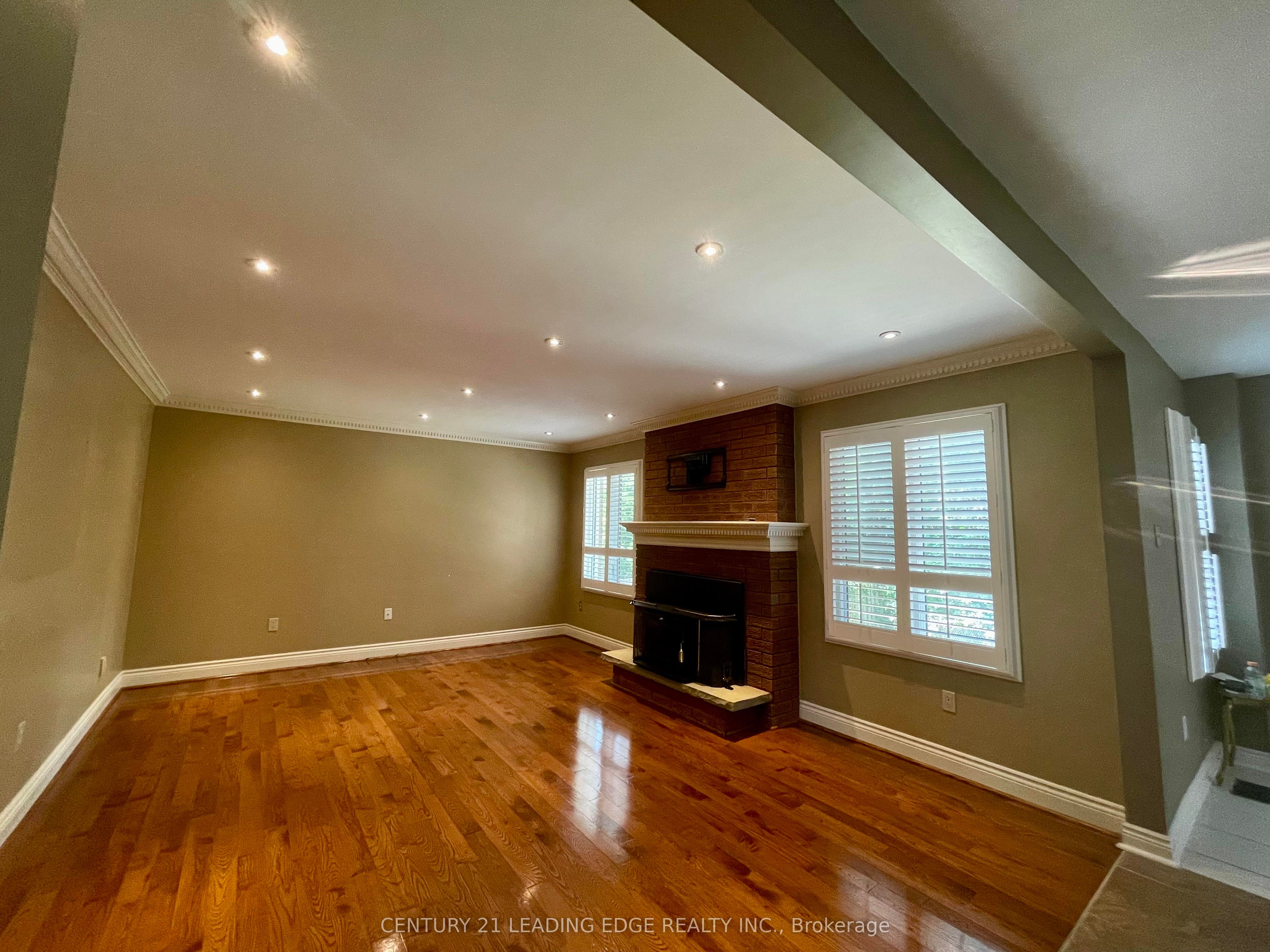 492 Palmtree Crescent